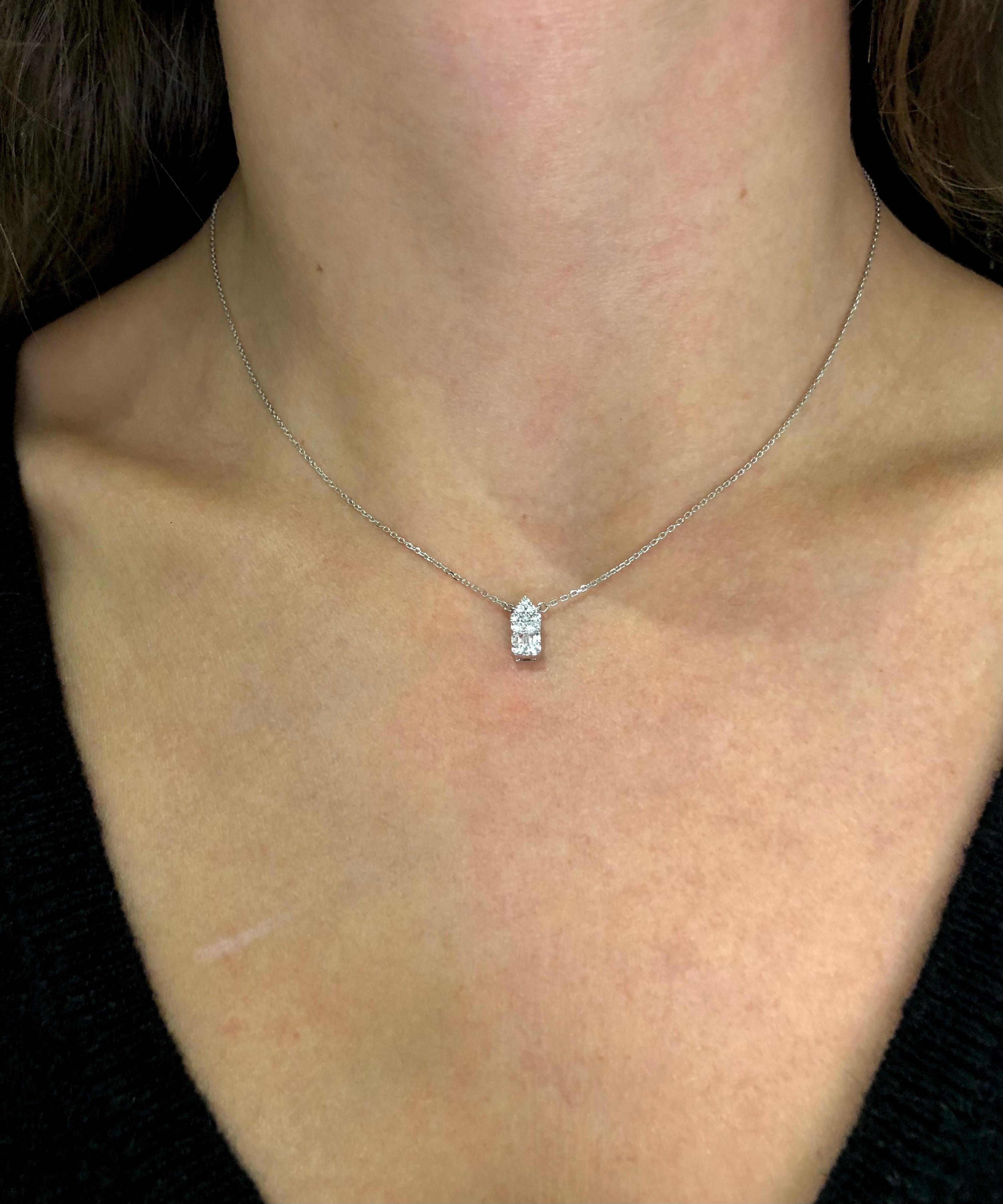 Diamante naturale da 0,20 carati in oro bianco 18KT Ciondolo semplice a grappolo In condizioni Nuovo in vendita a Antwerpen, BE