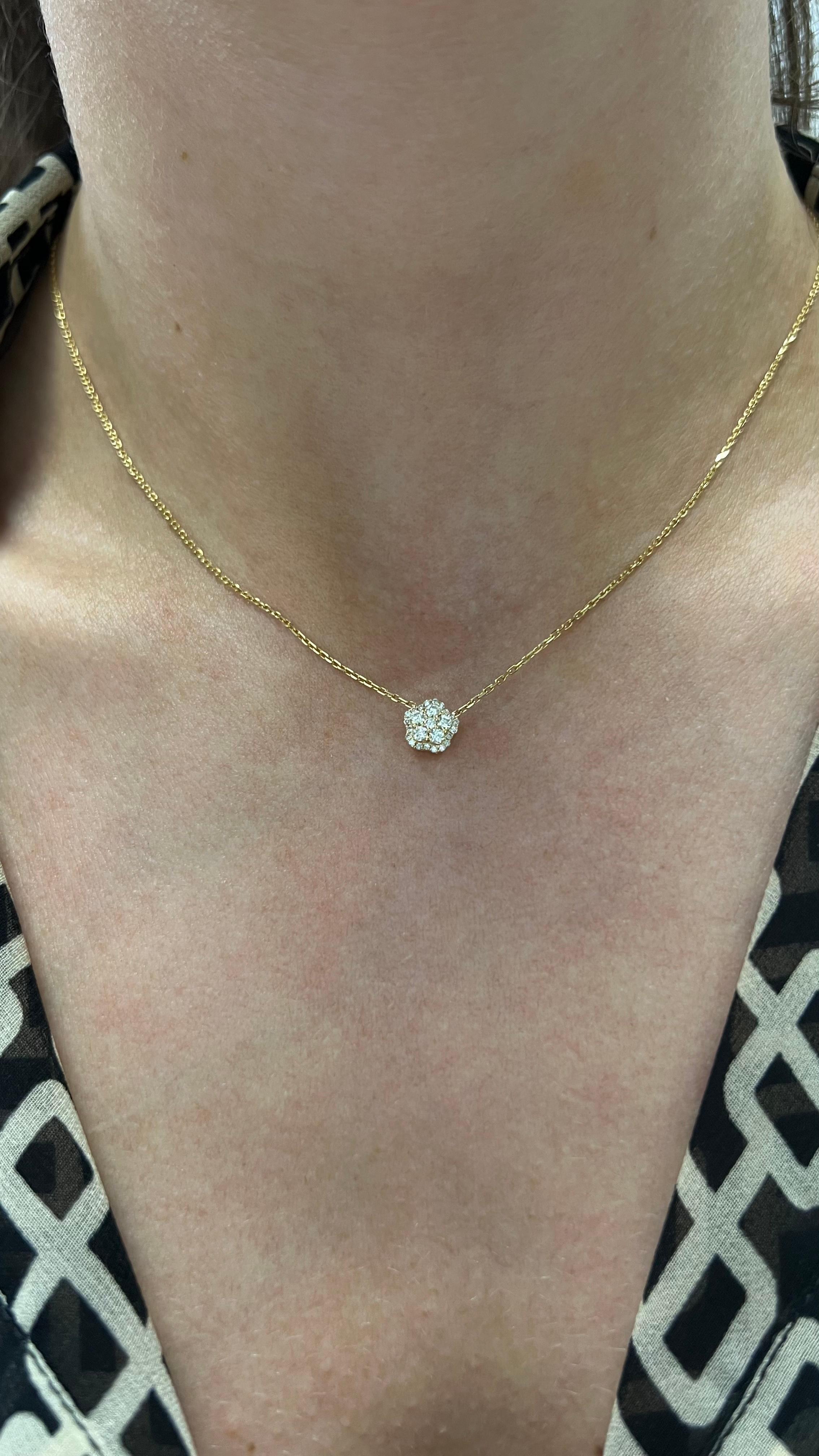 Pendentif grappe florale en or blanc 18 carats avec diamant naturel de 0,21 carat en vente 2