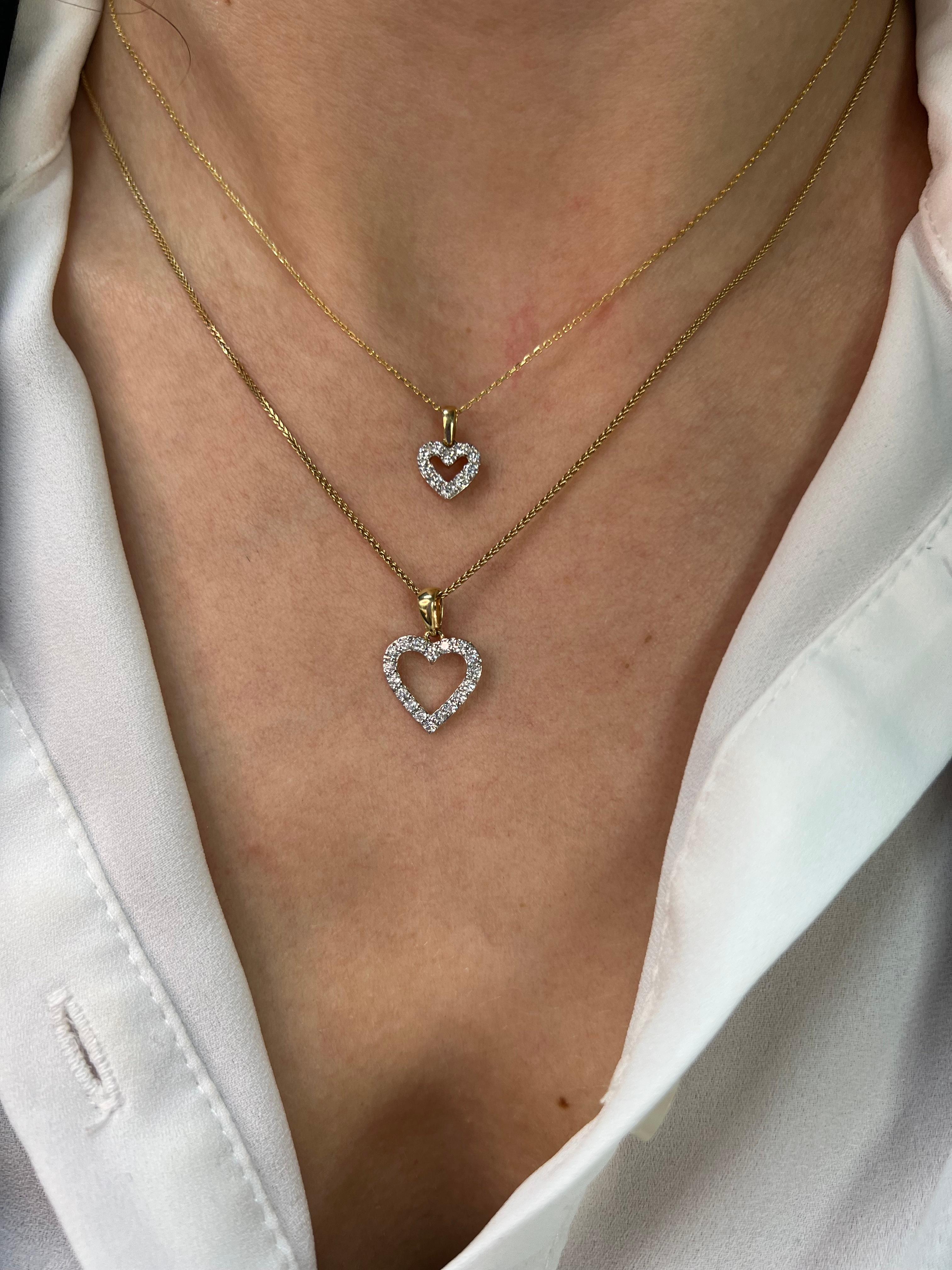 Natural Diamond 0.23 carats 18k White Gold Heart Pendant Chain Necklace For Sale 4