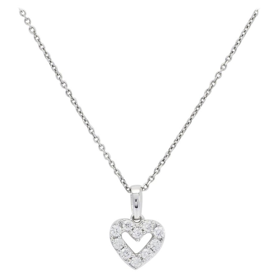 Chaîne collier pendentif cœur en or blanc 18 carats avec diamants naturels de 0,23 carat en vente