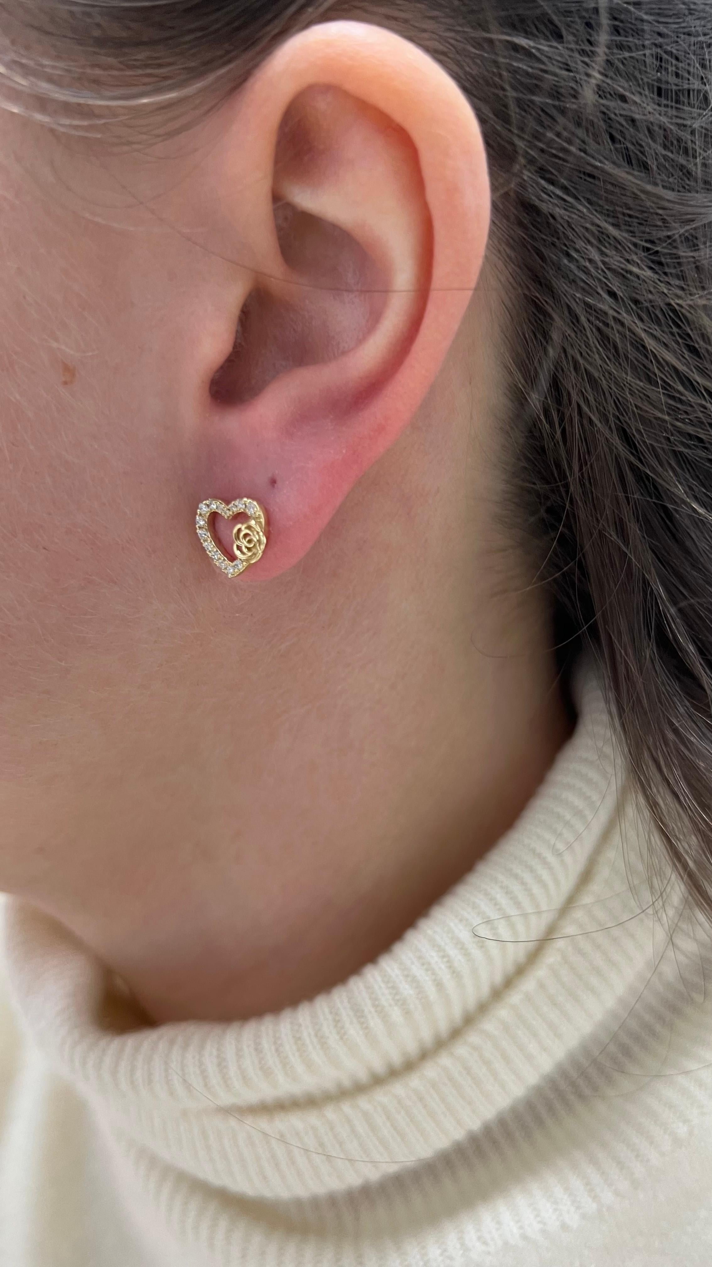 Natural Diamond 0.25 carats 18 Karat Yellow Gold Heart Shape Stud Earrings For Sale 7