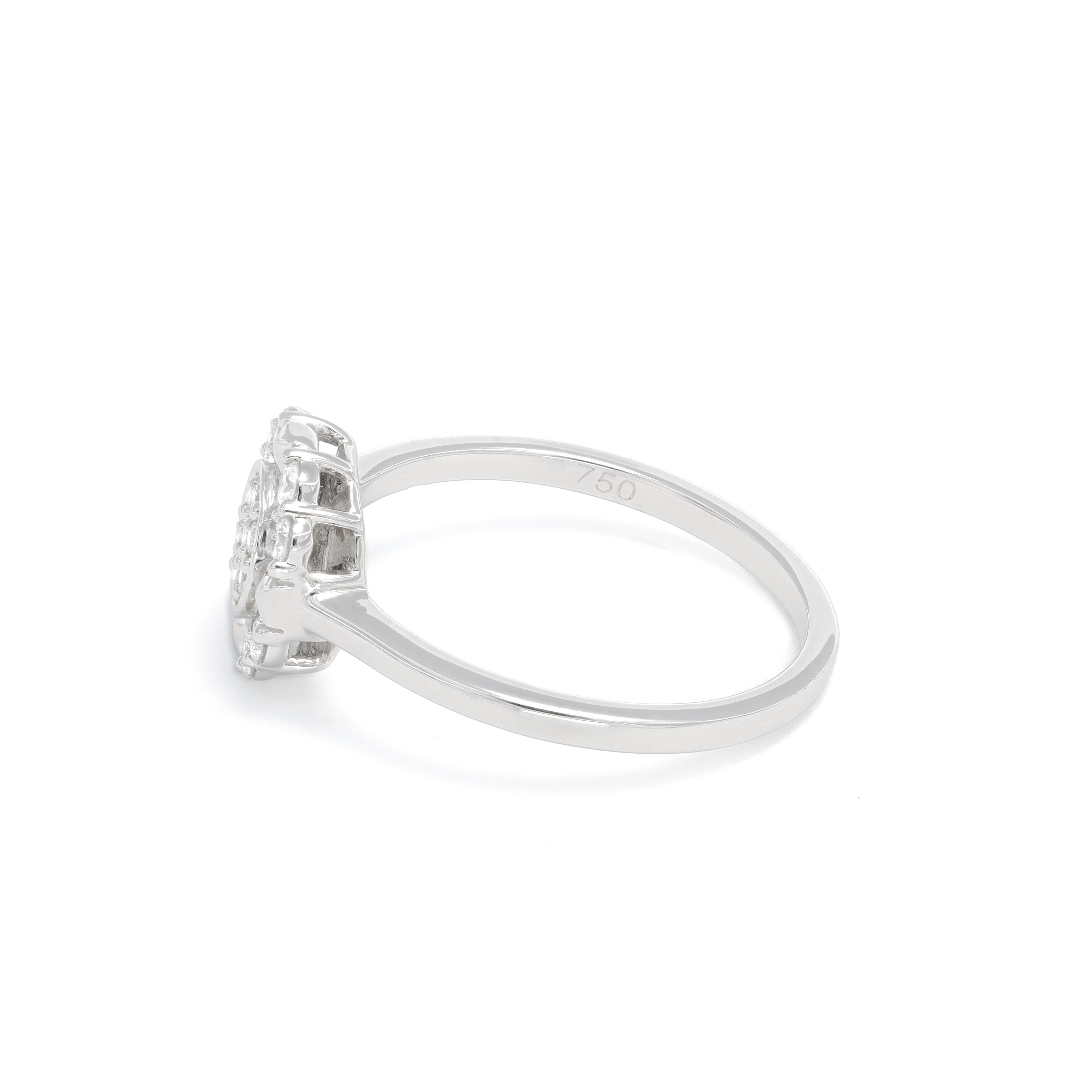 Taille ronde Bague de fiançailles fleur en or blanc 18 carats avec diamant naturel de 0,25 carat en vente