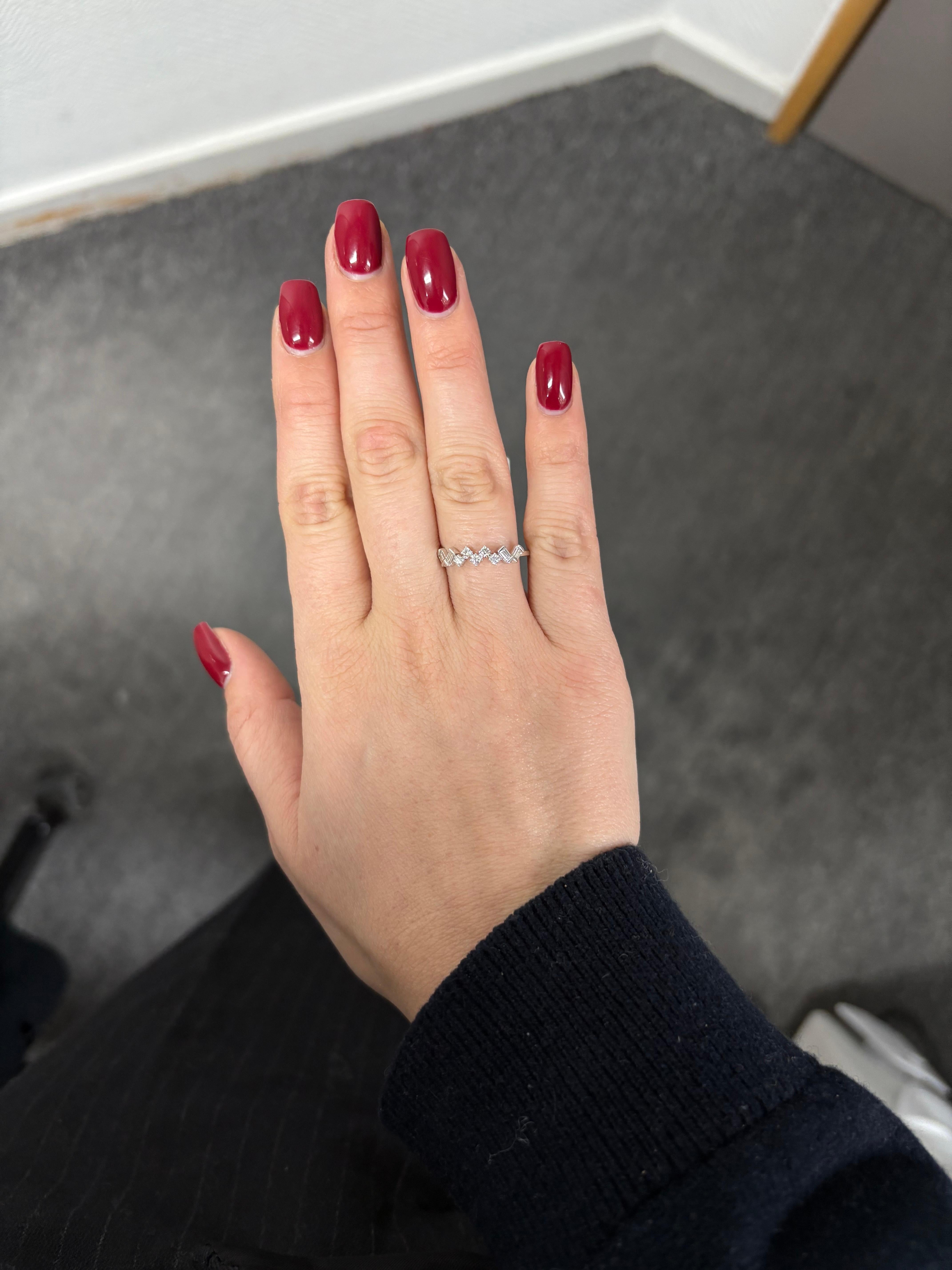Natürlicher Diamant 0,25 Karat 18KT Weißgold Moderner Jahrestag-Ehering mit natürlichem Diamant im Angebot 9