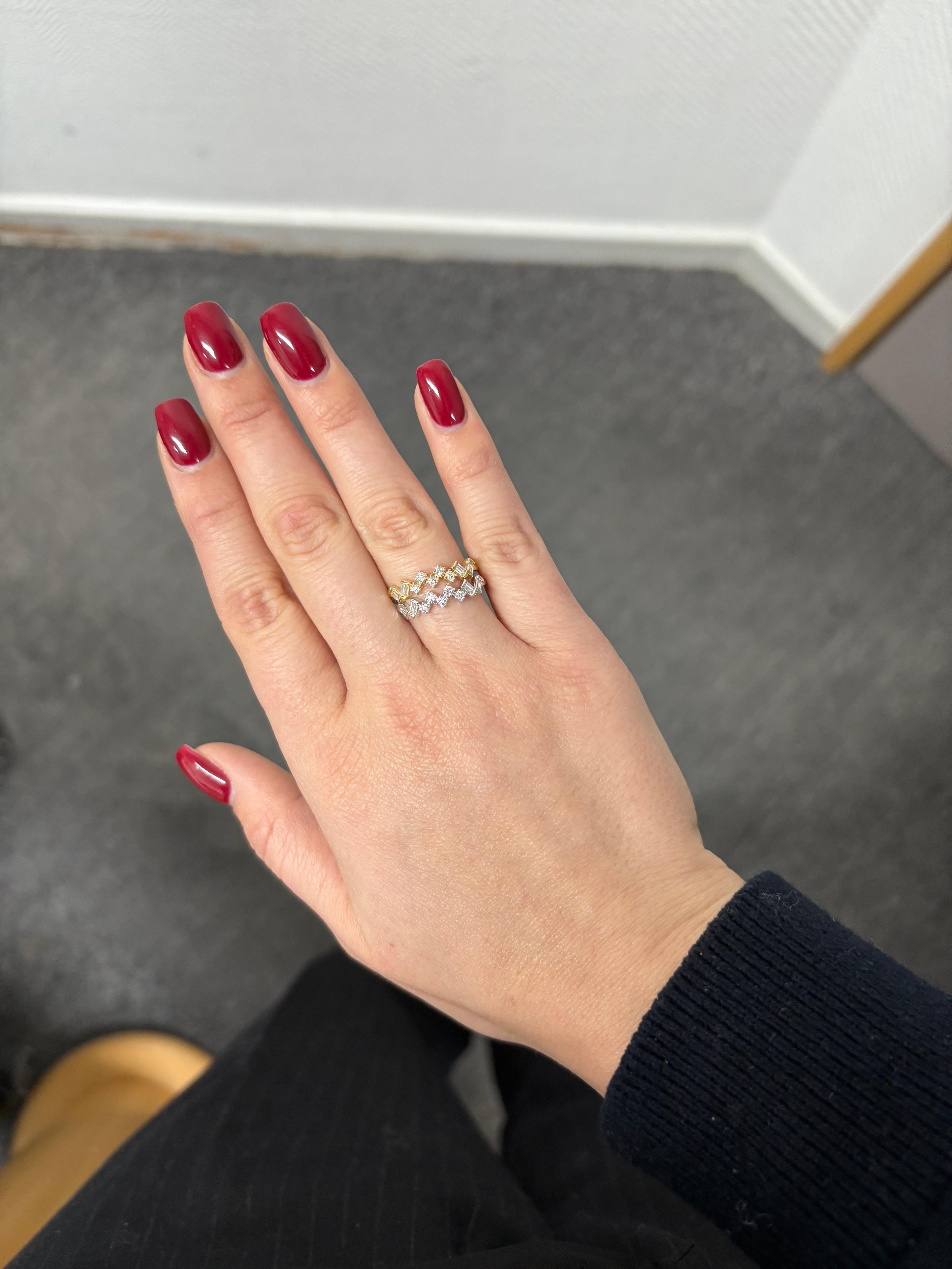 For Sale:  Natural Diamond 0.25 carats 18KT White Gold Modern Anniversary Wedding Band Ring 9