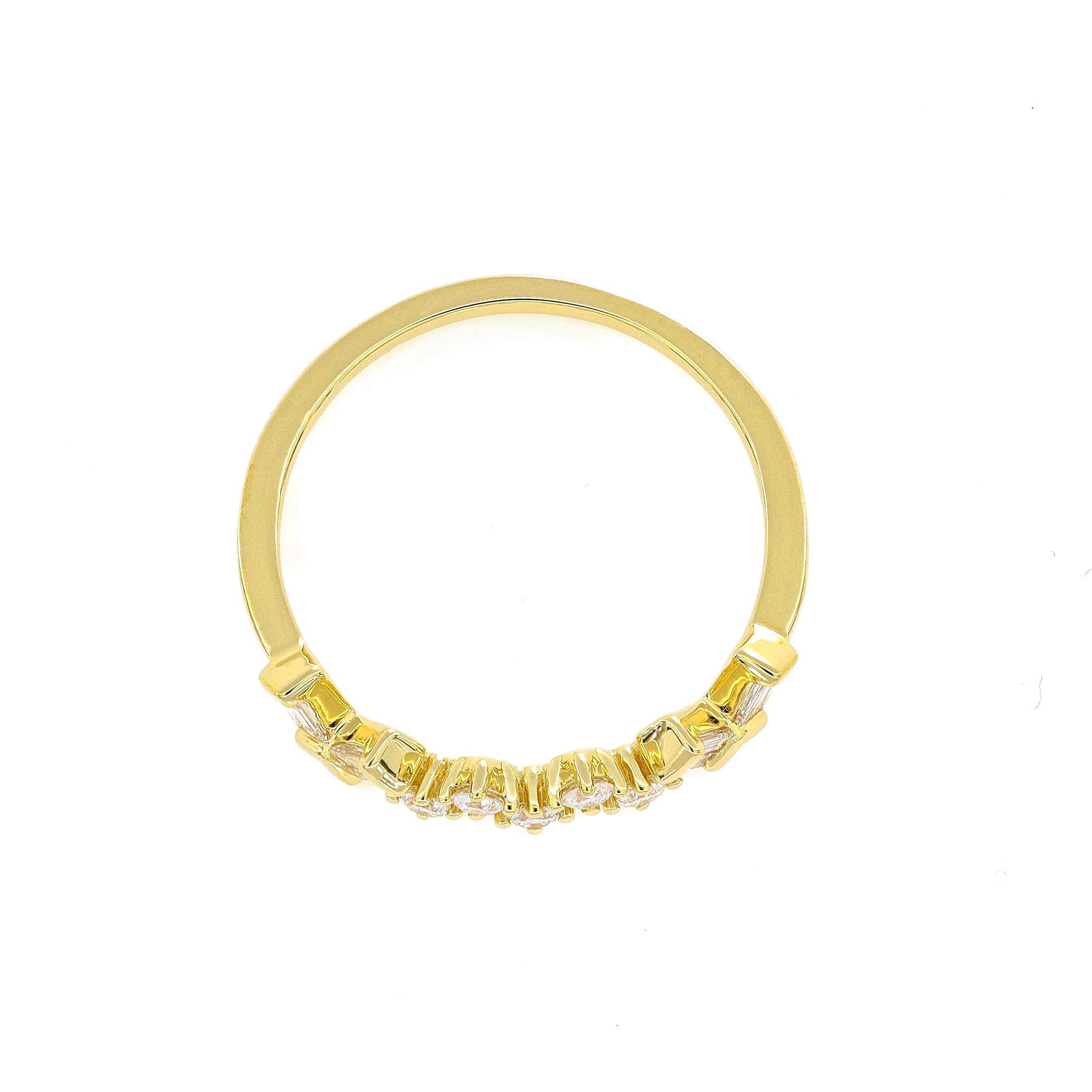 Taille baguette Anneau d'anniversaire en or jaune 18KT avec diamant Nature 0.25 carats en vente