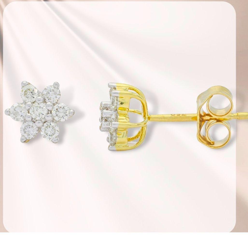 Orecchini a grappolo con diamanti naturali da 0,25 carati in oro giallo 18KT in vendita 9