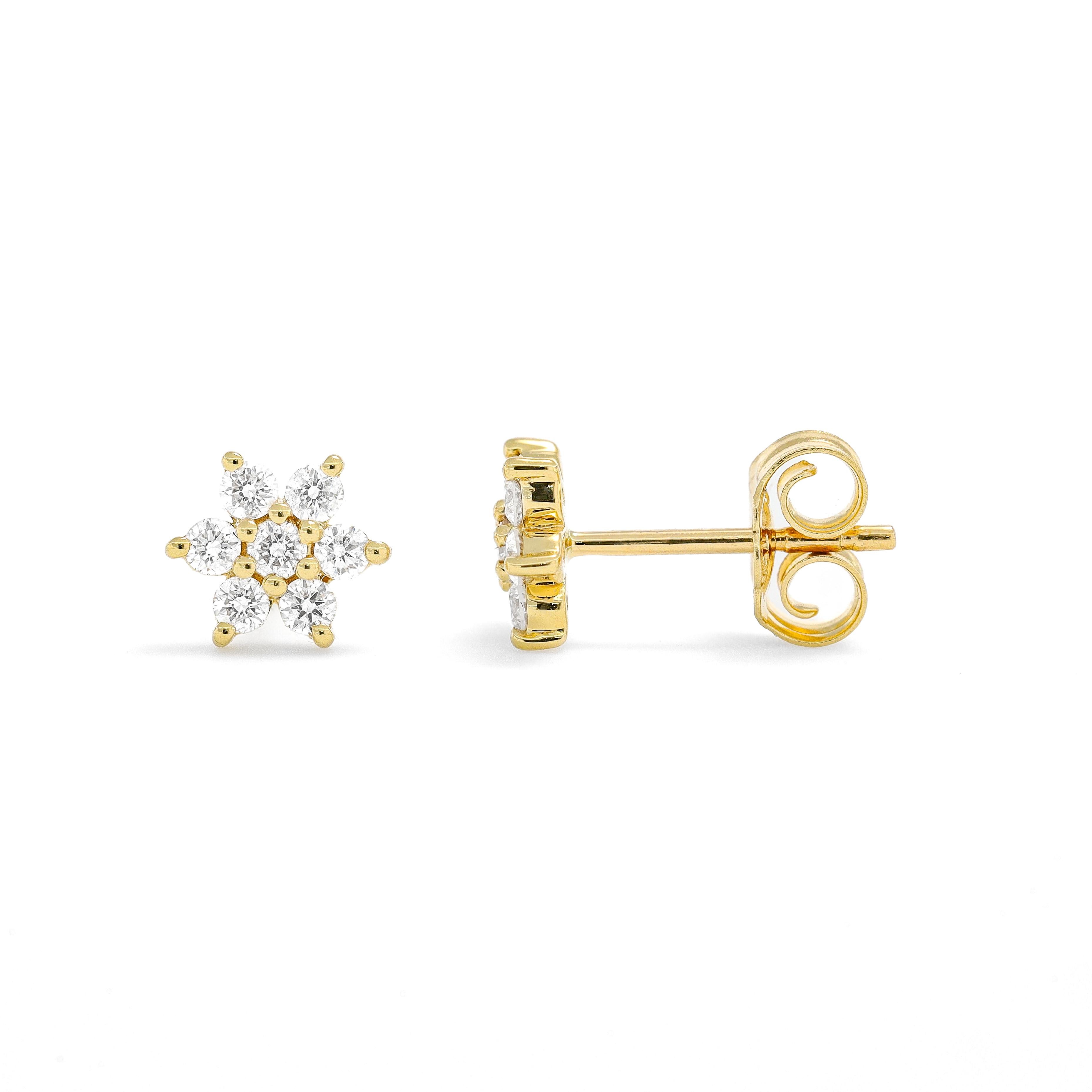 Taglio rotondo Orecchini a grappolo con diamanti naturali da 0,25 carati in oro giallo 18KT in vendita