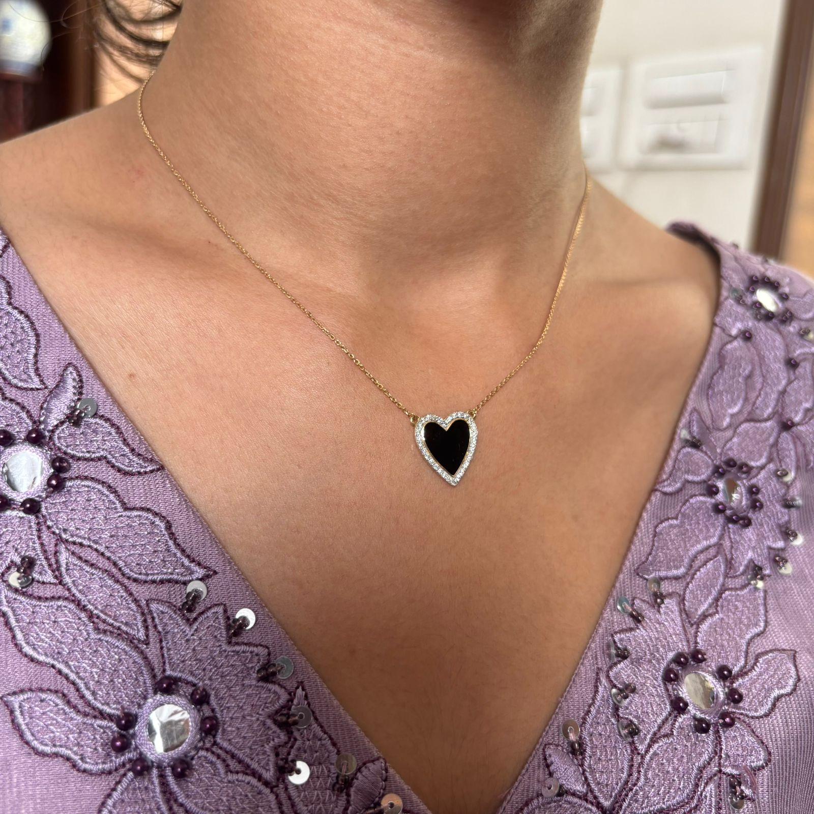 Women's Natural diamond 0.25 cts pendant in 18k gold For Sale