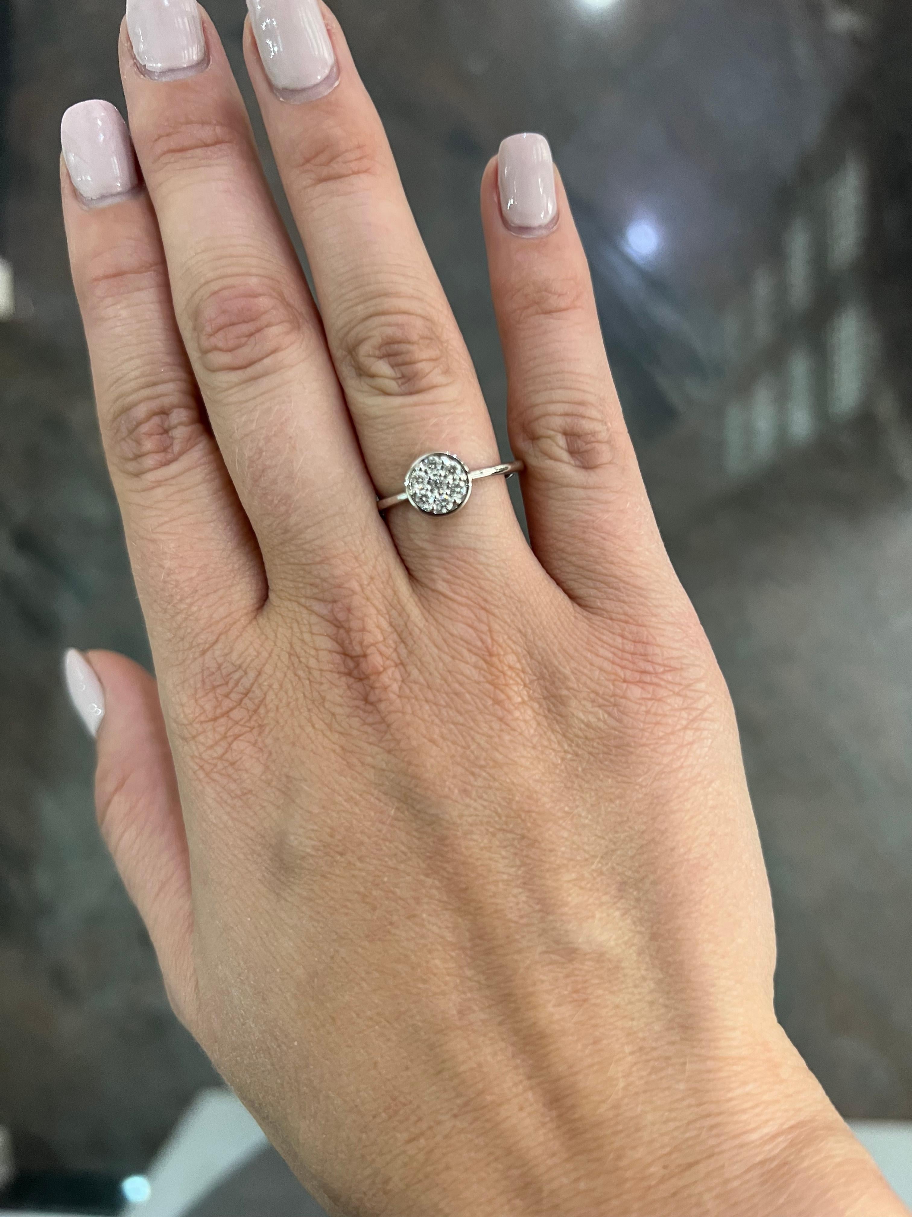 Women's Natural Diamond 0.25CT 18Karat White Gold Diamond Engagement Ring For Sale