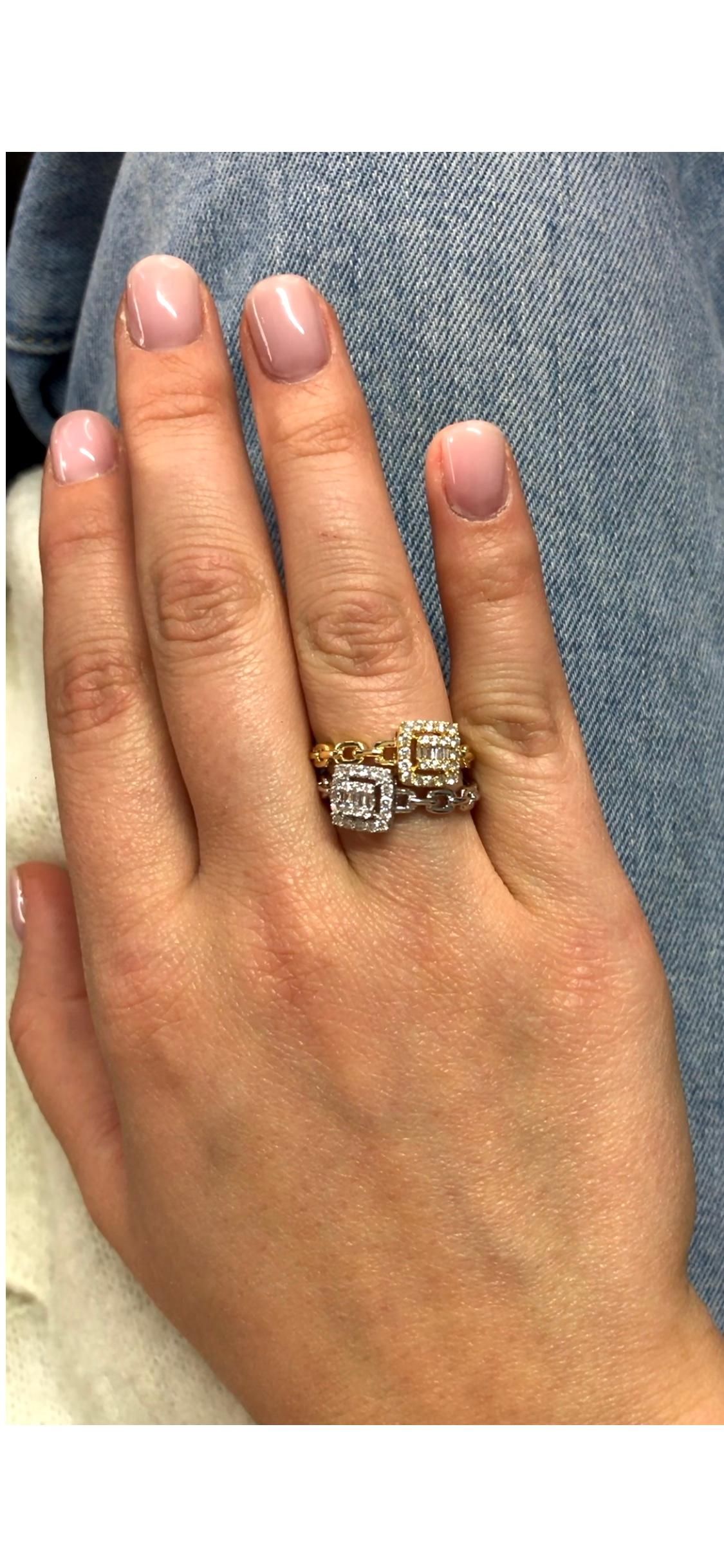 Bague à maillons en or blanc 18 carats avec diamant naturel de 0,26 carat en vente 1