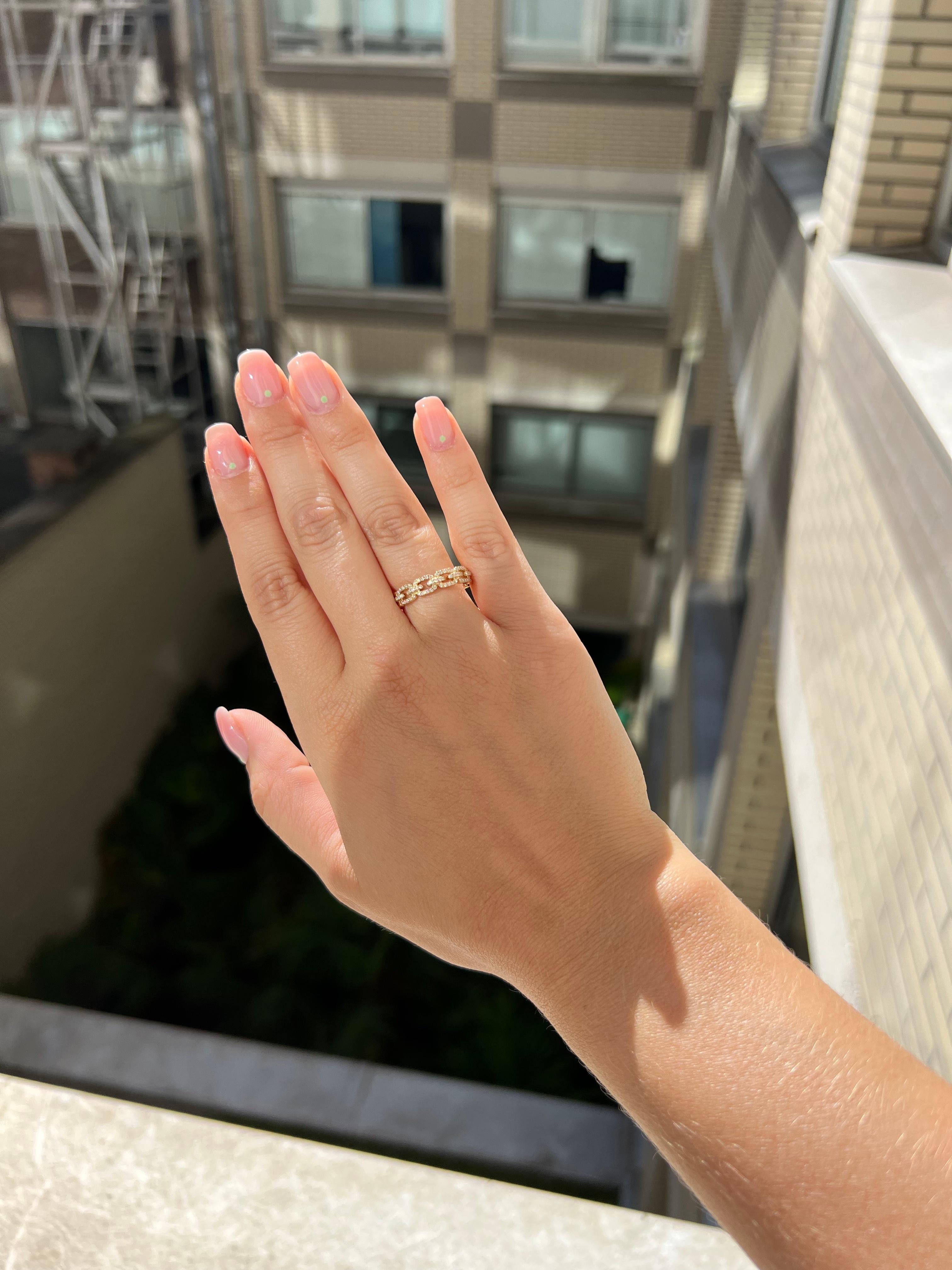 Women's Natural Diamond 0.28CT 18Karat Yellow Gold Chain Link Ring For Sale