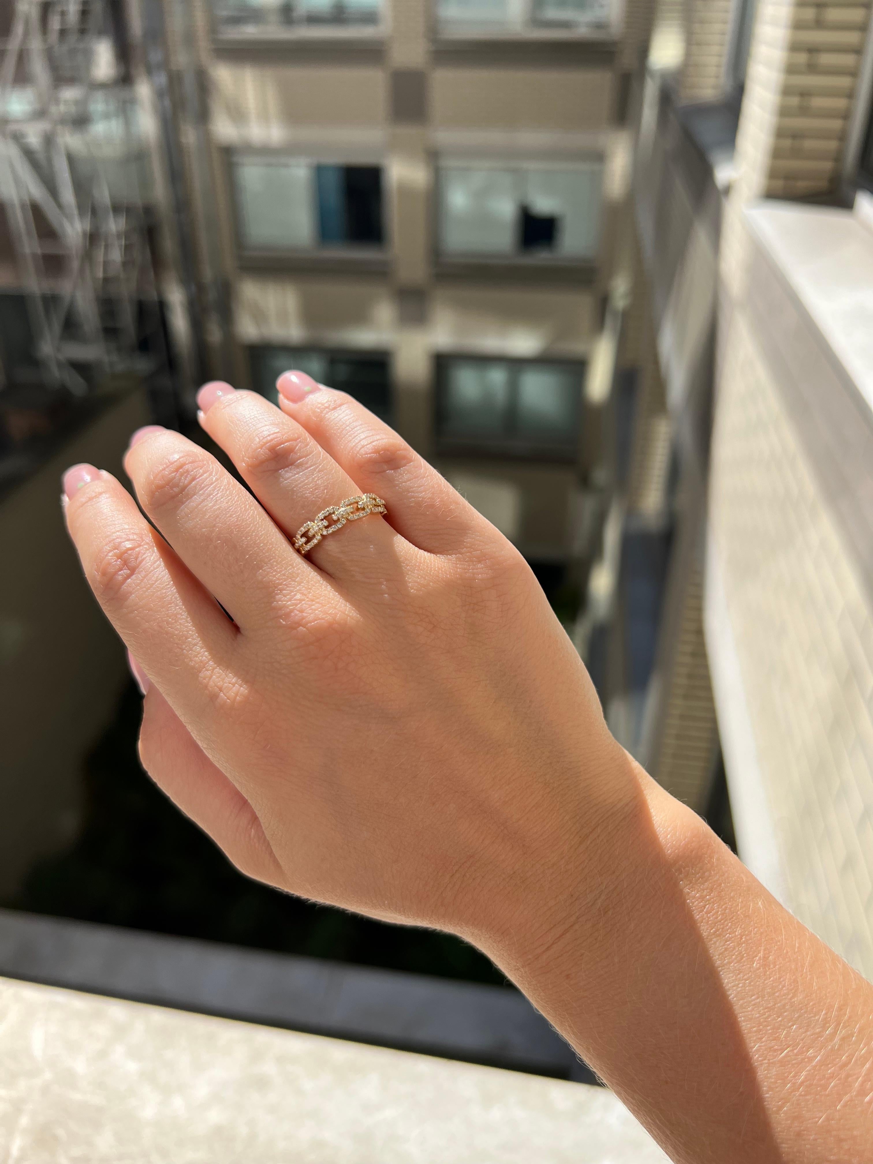 Natural Diamond 0.28CT 18Karat Yellow Gold Chain Link Ring For Sale 2