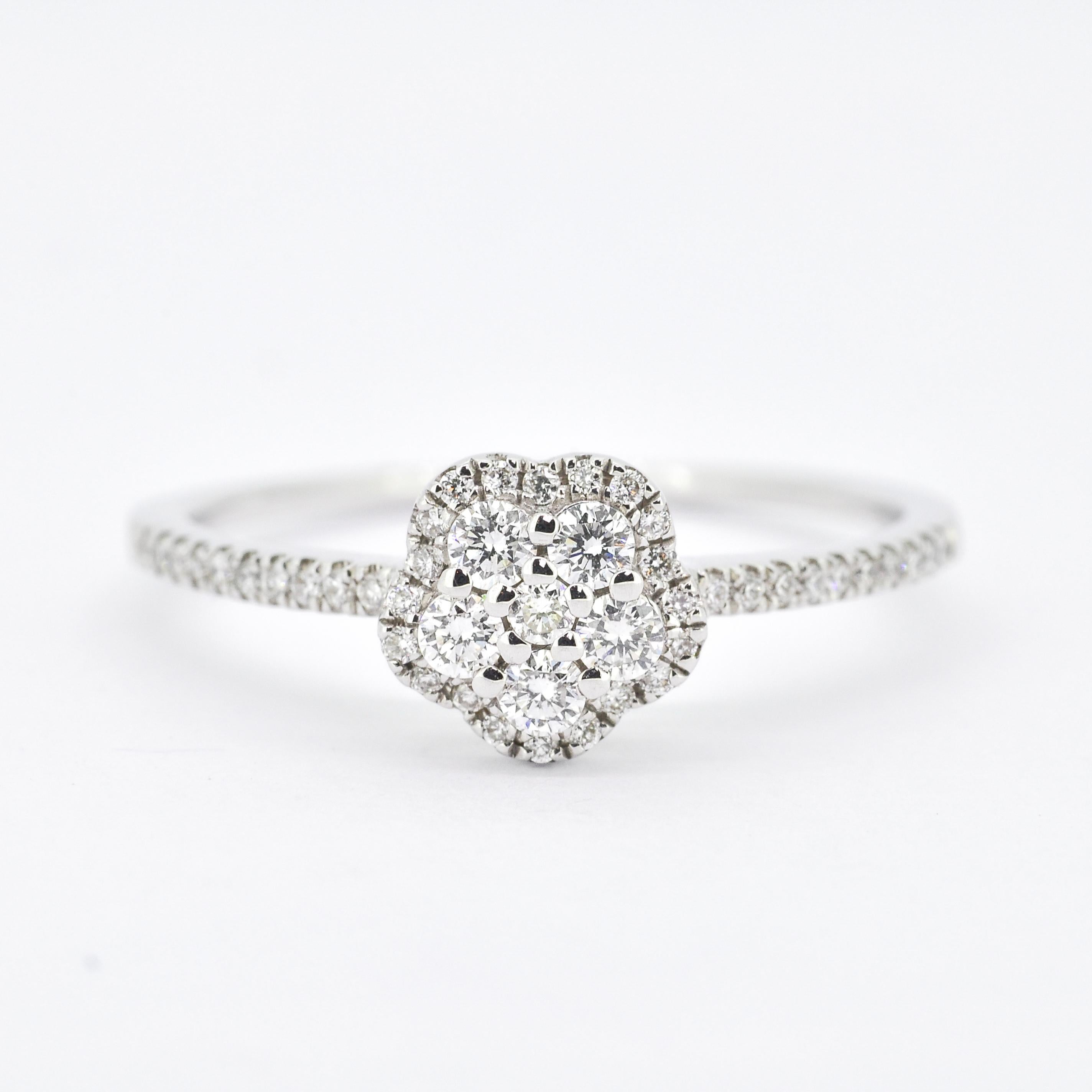 Round Cut Natural Diamond 0.30 carats 18KT White Gold Floral Cluster Engagement Ring For Sale