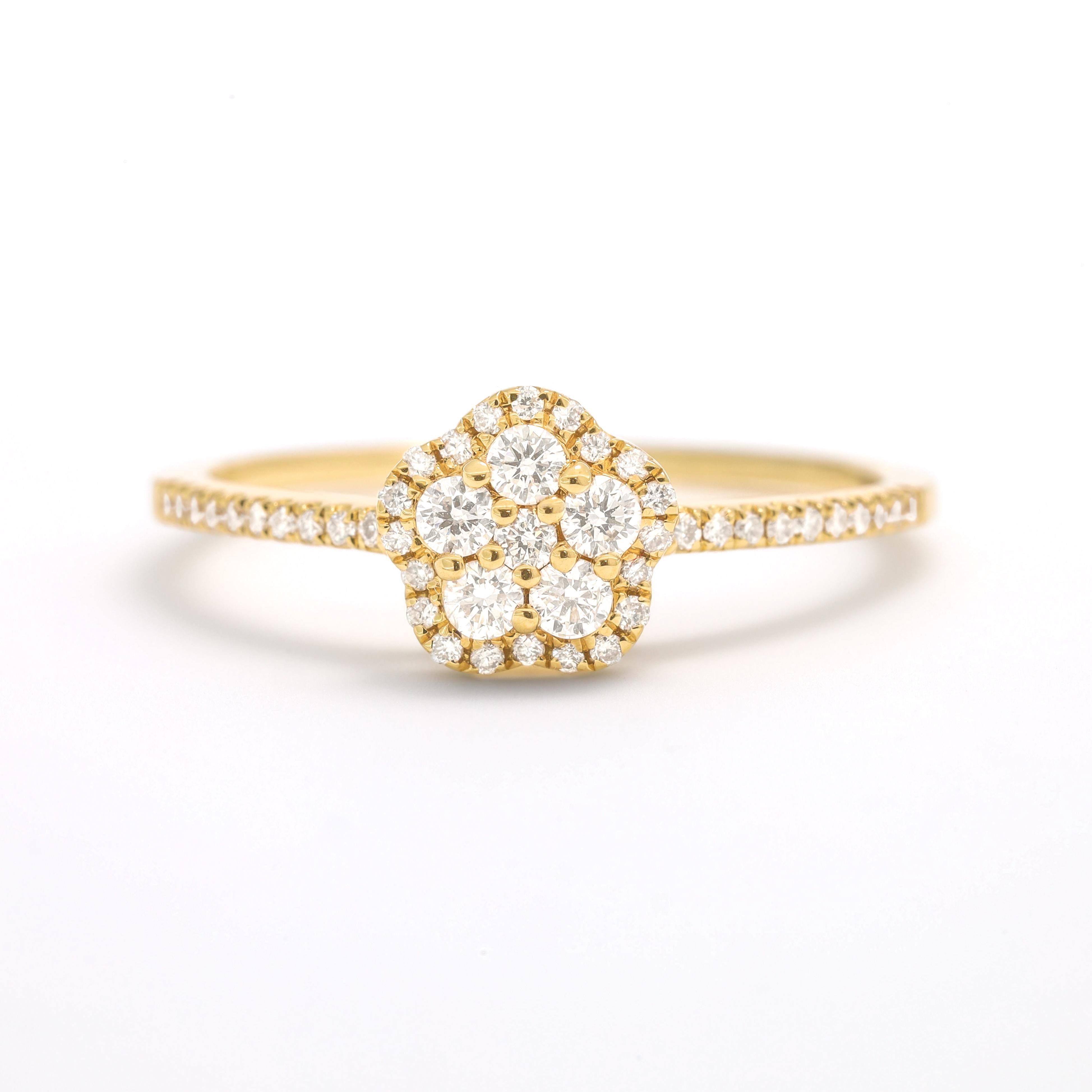 Natural Diamond 0.30 carats 18KT White Gold Floral Cluster Engagement Ring For Sale 3