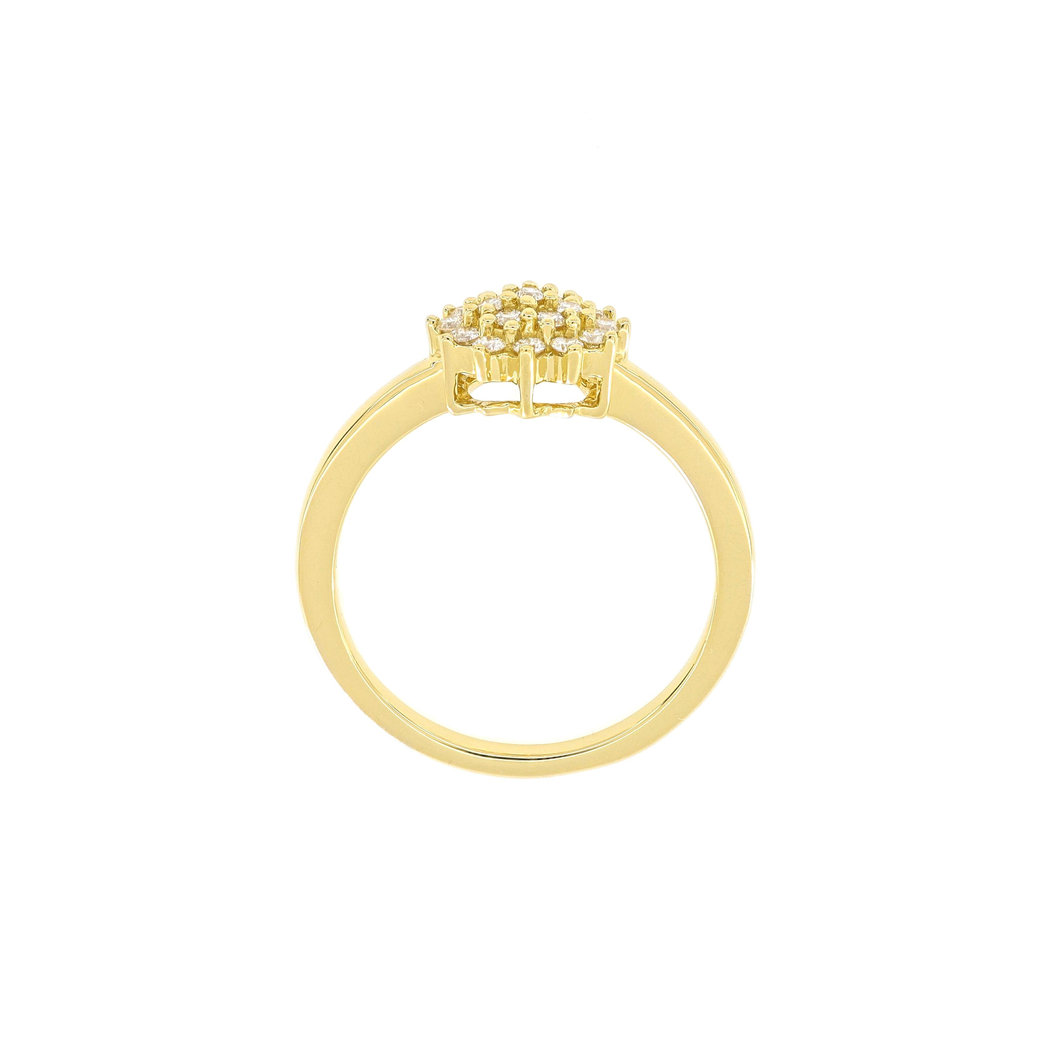 Modern Natural Diamond 0.30 carats 18Karat Yellow Gold Cluster Engagement Ring For Sale
