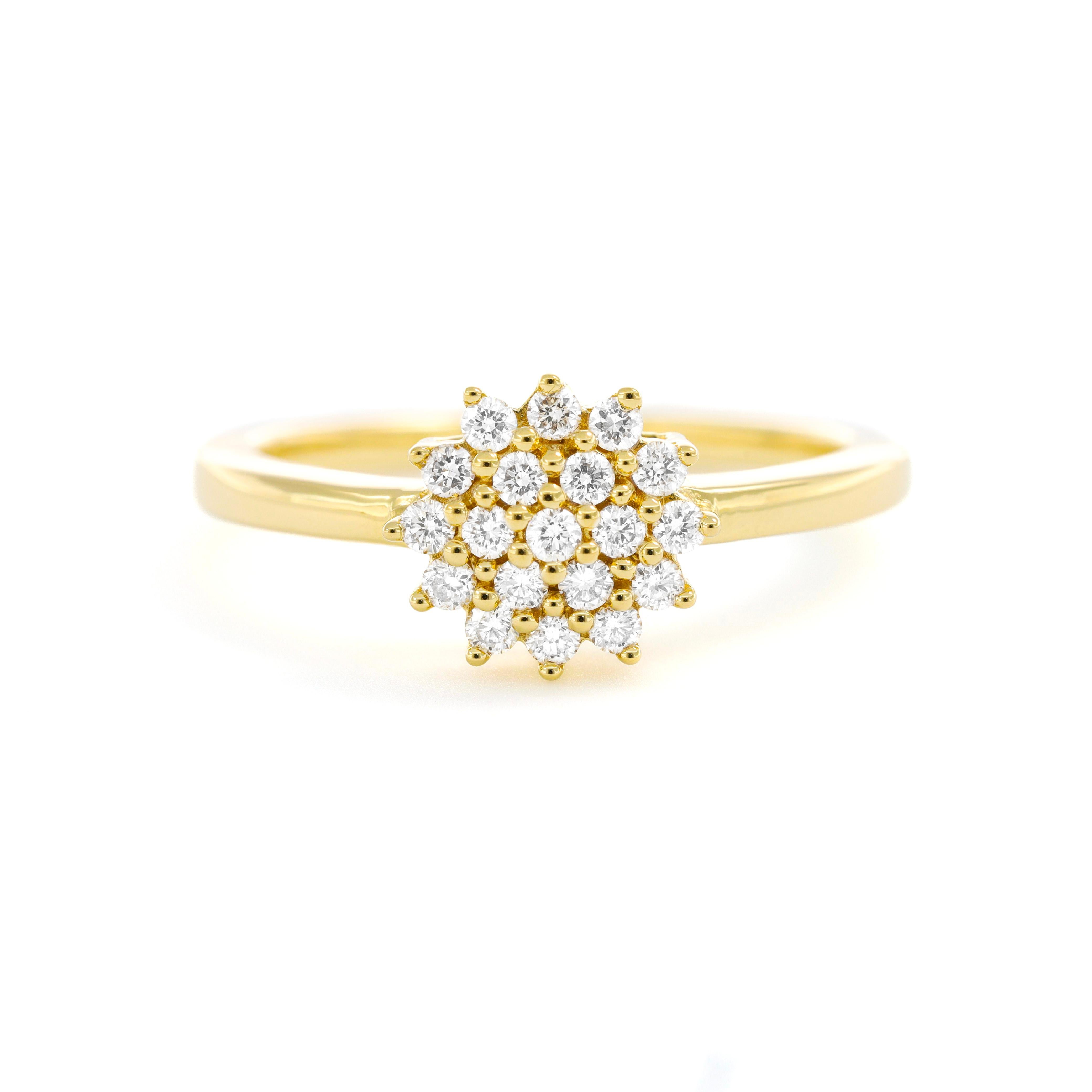 Brilliant Cut Natural Diamond 0.30 carats 18Karat Yellow Gold Cluster Engagement Ring For Sale
