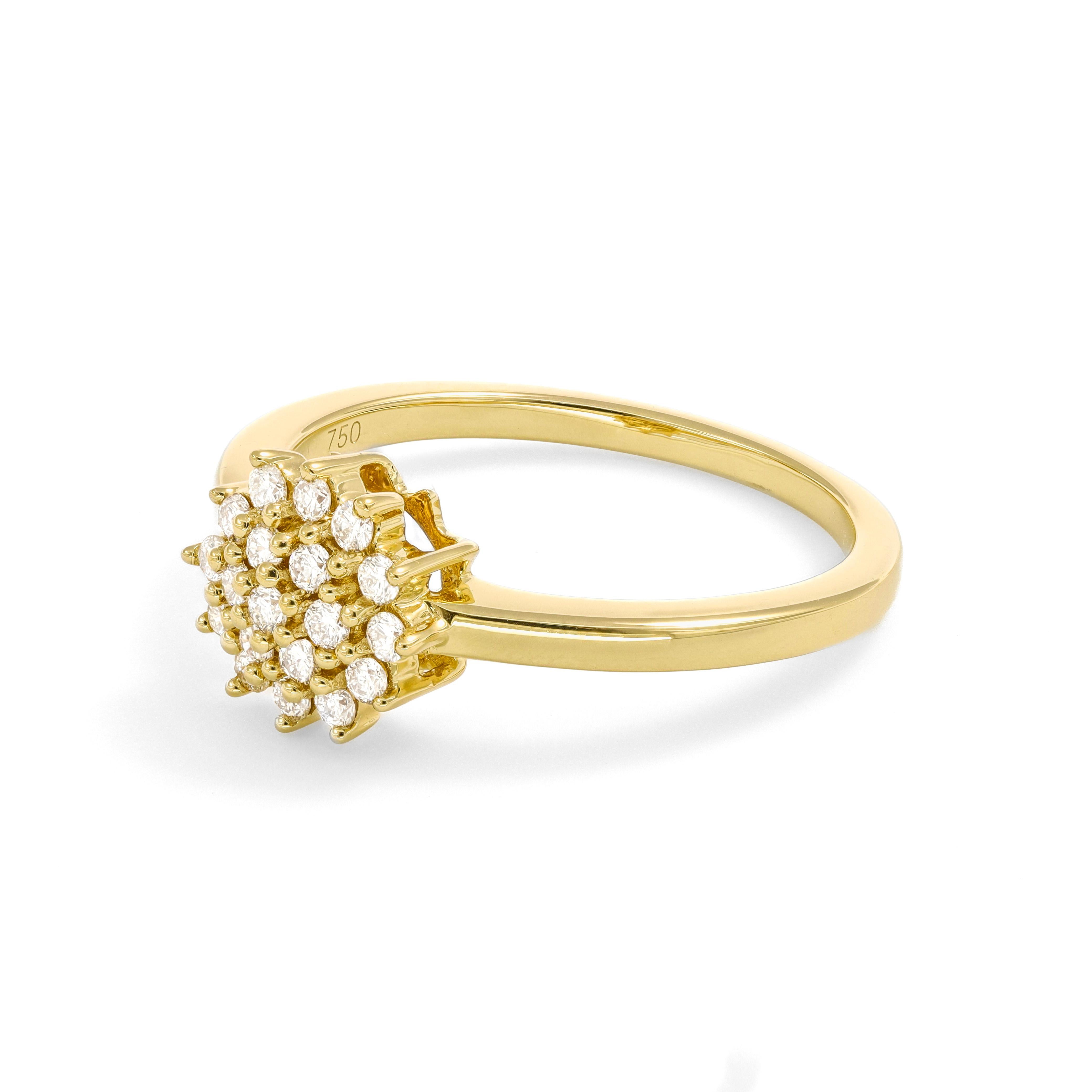 Natural Diamond 0.30 carats 18Karat Yellow Gold Cluster Engagement Ring In New Condition For Sale In Antwerpen, BE