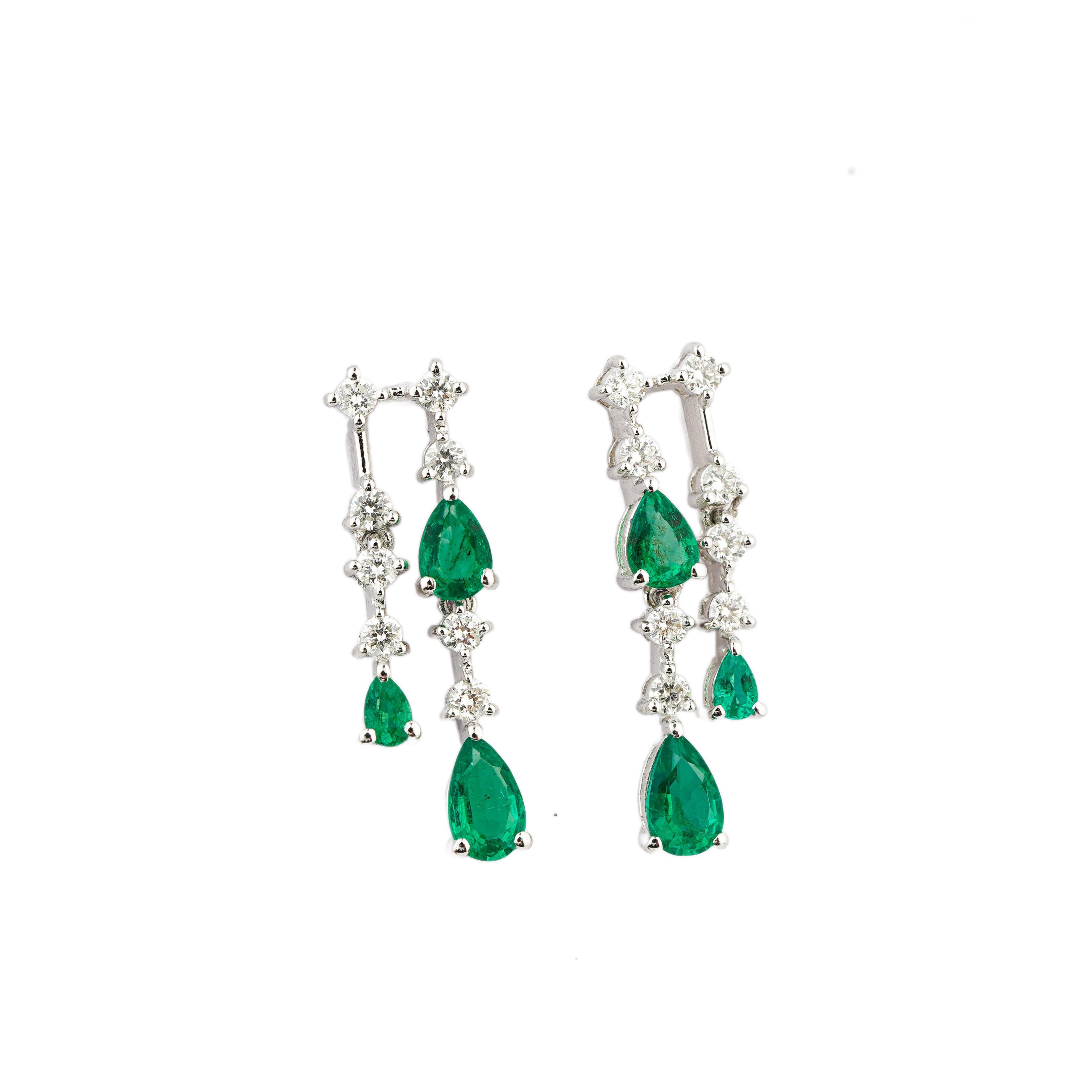 Taille émeraude Boucle d'oreille en or 18k diamant naturel 0.30cts et émeraude 0.74cts en vente