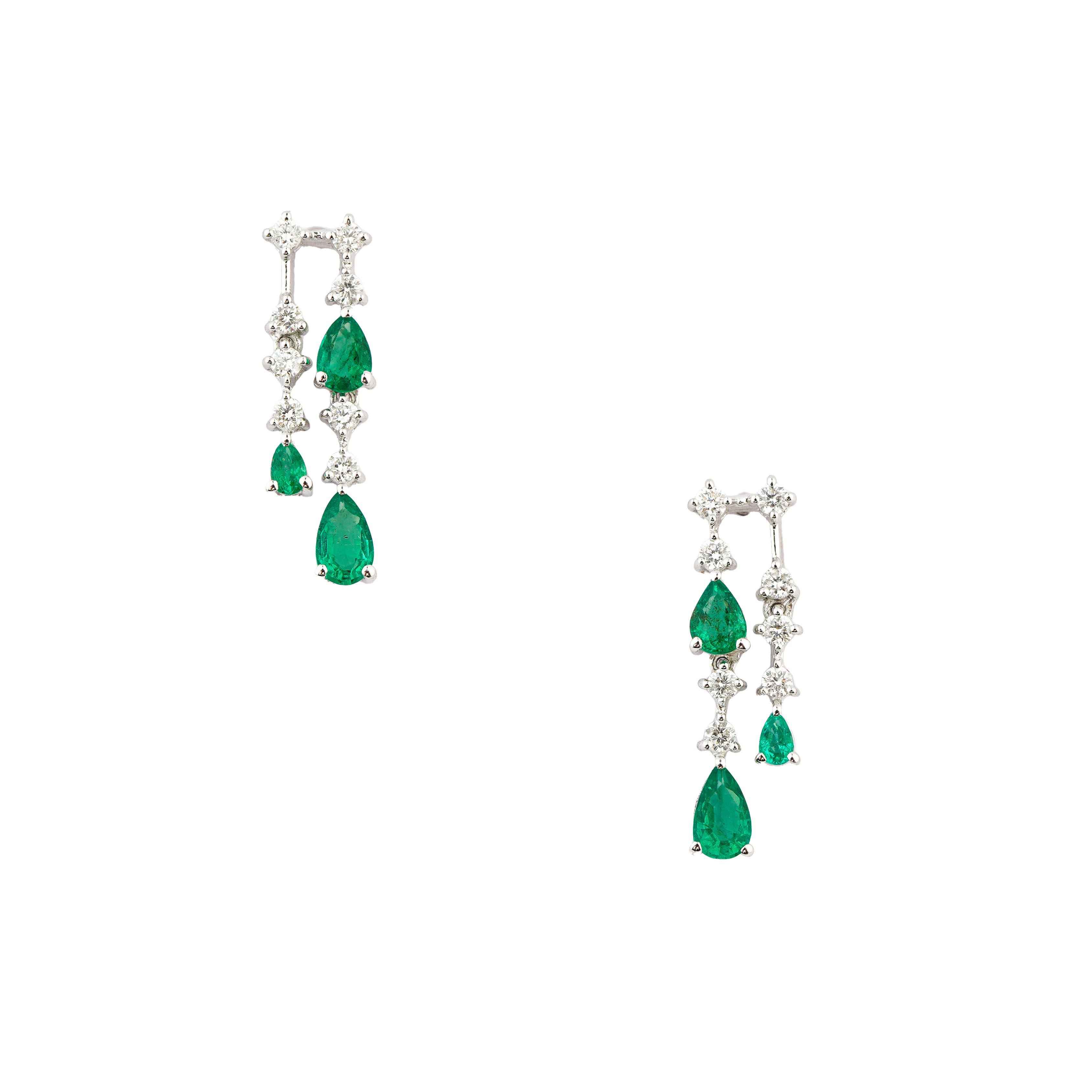 Boucle d'oreille en or 18k diamant naturel 0.30cts et émeraude 0.74cts Neuf - En vente à jaipur, IN