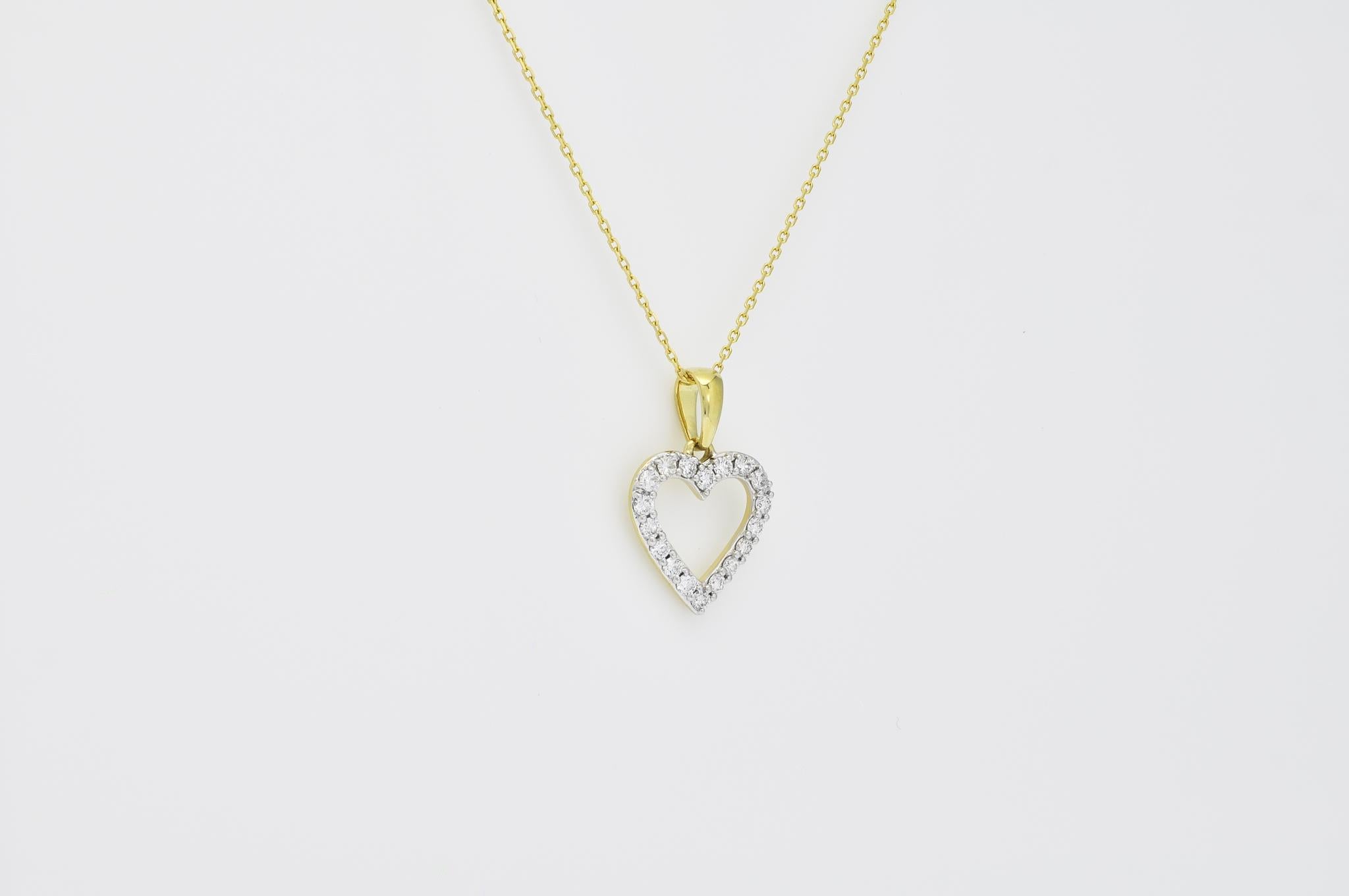 Taille brillant Diamant naturel 0,35 carat or jaune 18 carats  Collier à chaîne avec pendentif en forme de coeur en vente