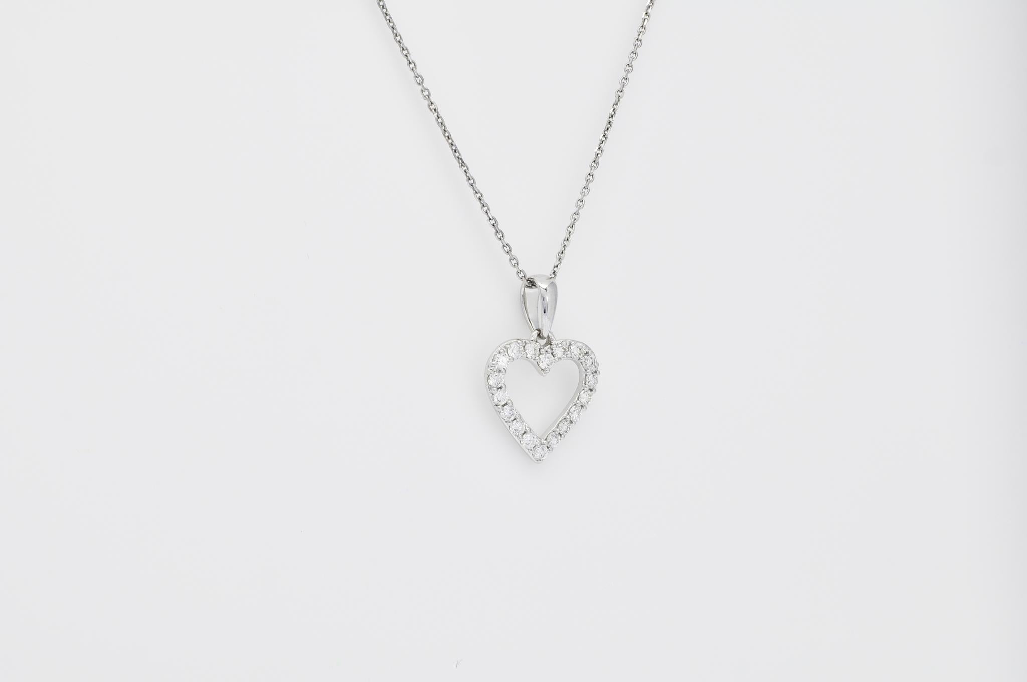 Diamant naturel 0,35 carat or jaune 18 carats  Collier à chaîne avec pendentif en forme de coeur en vente 2