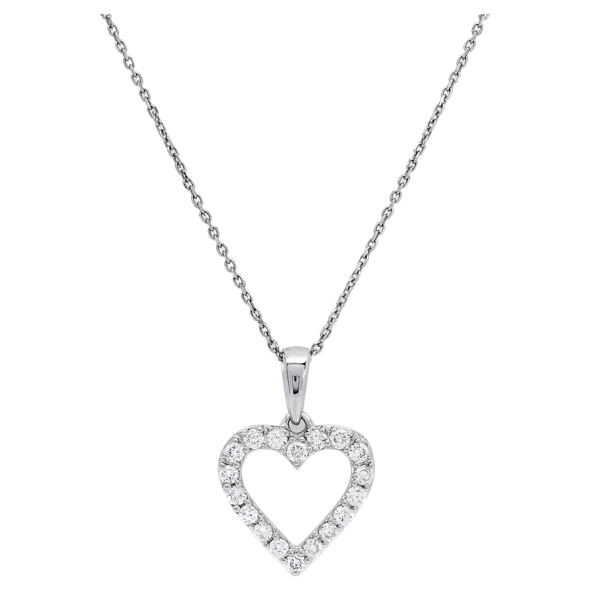 Natural Diamond 0.35 cts 18 Karat White Gold  Heart Pendant Chain Necklace For Sale