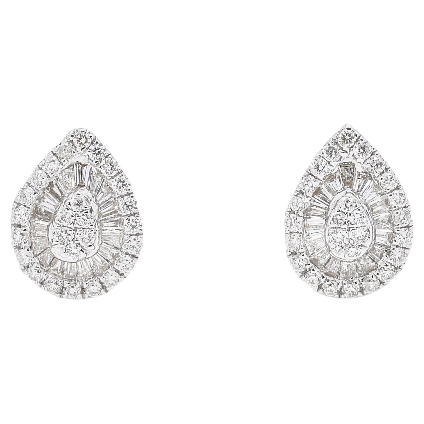 Moderne Clous d'oreilles en forme de goutte en or jaune 18 carats avec diamants naturels 0,38 carat en vente