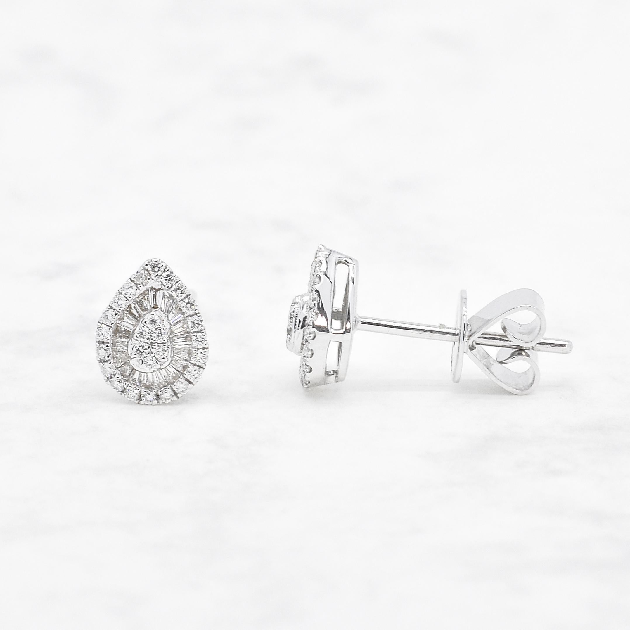 Taille baguette Clous d'oreilles en forme de goutte en or jaune 18 carats avec diamants naturels 0,38 carat en vente