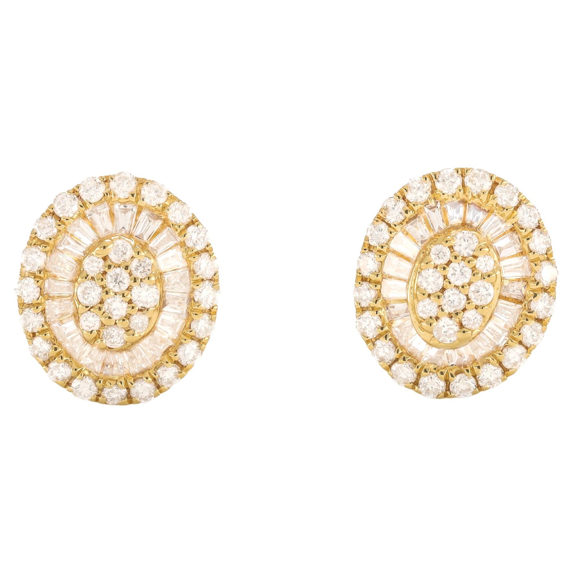 Clous d'oreilles de forme ovale en or jaune 18 carats avec diamants naturels de 0,40 carat en vente
