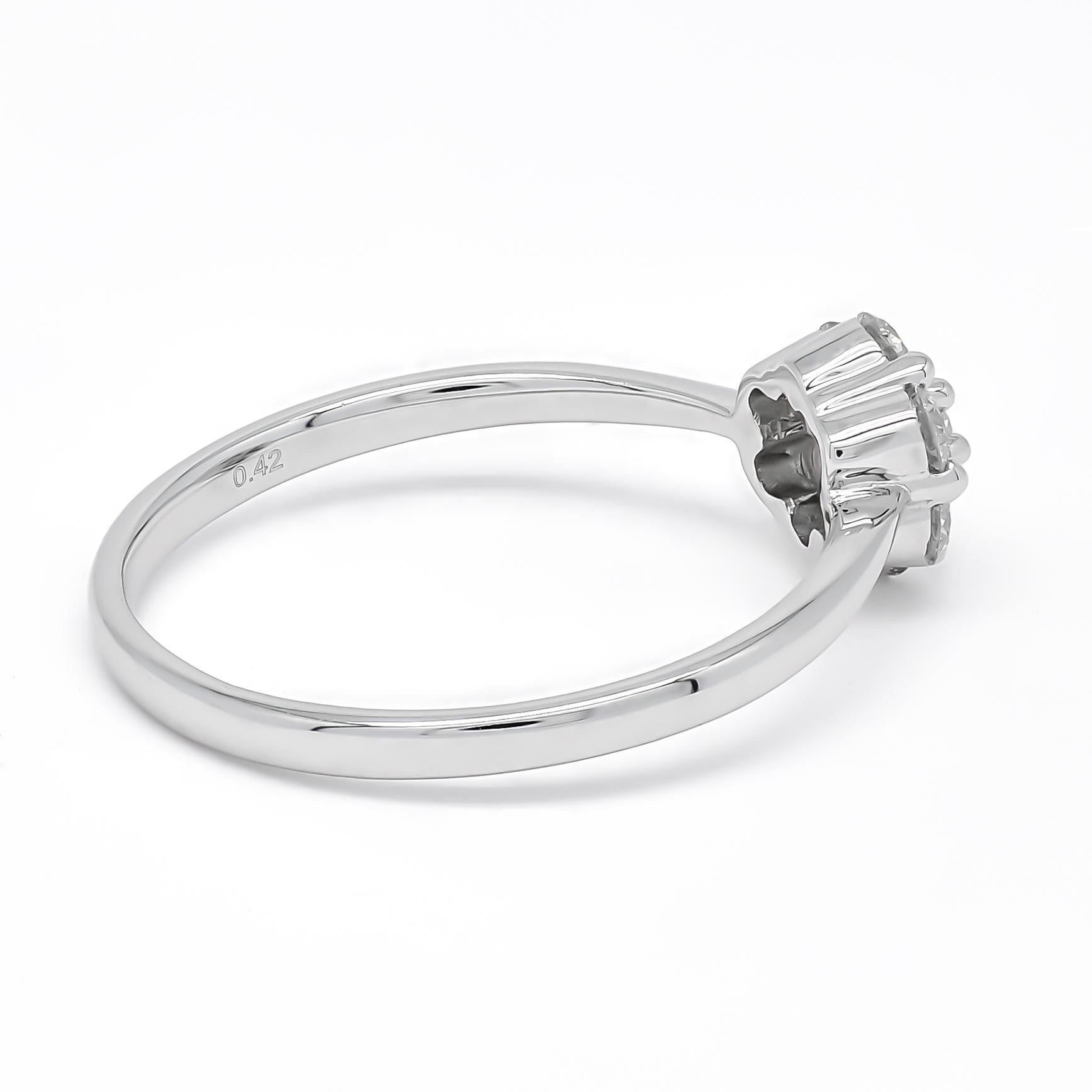 Bague minimaliste en or jaune 18 carats avec diamant naturel de 0,42 carat en vente 3