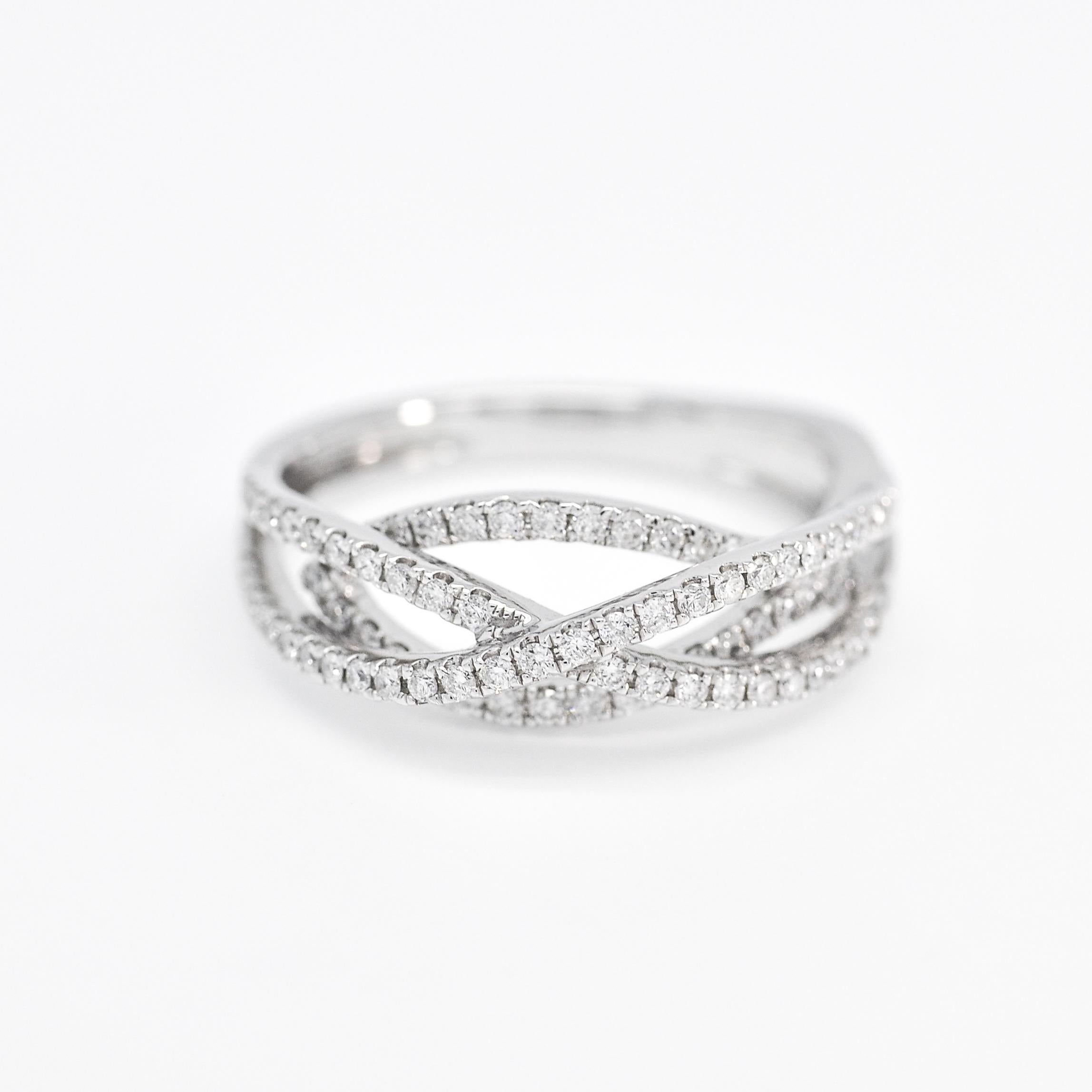 Natural Diamond 0.43 carats 18KT White Gold Multi Row Statement Ring In New Condition For Sale In Antwerpen, BE