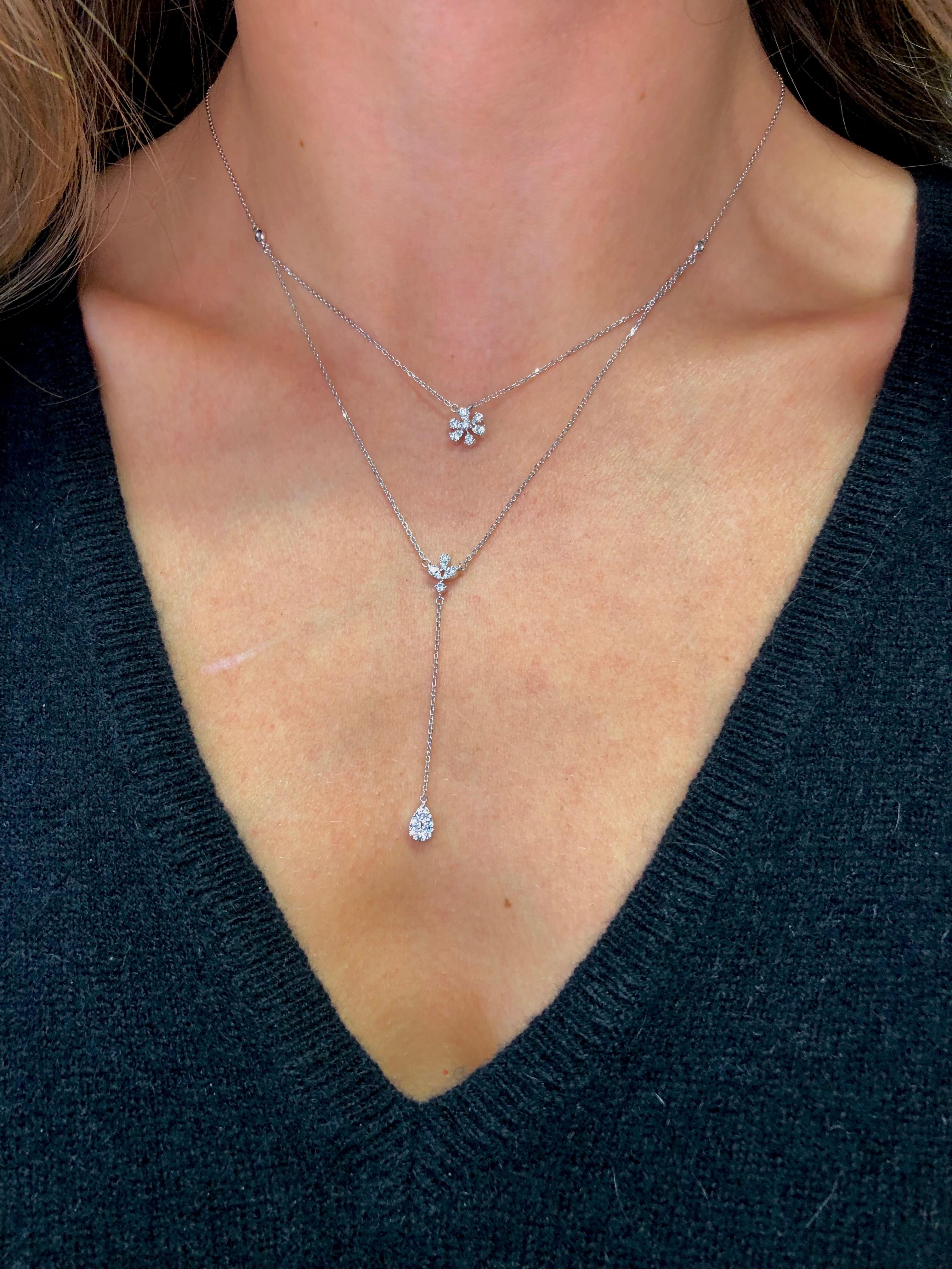 Collier pendentif à double chaîne en or blanc 18 carats avec diamants naturels de 0,44 carat Pour femmes en vente