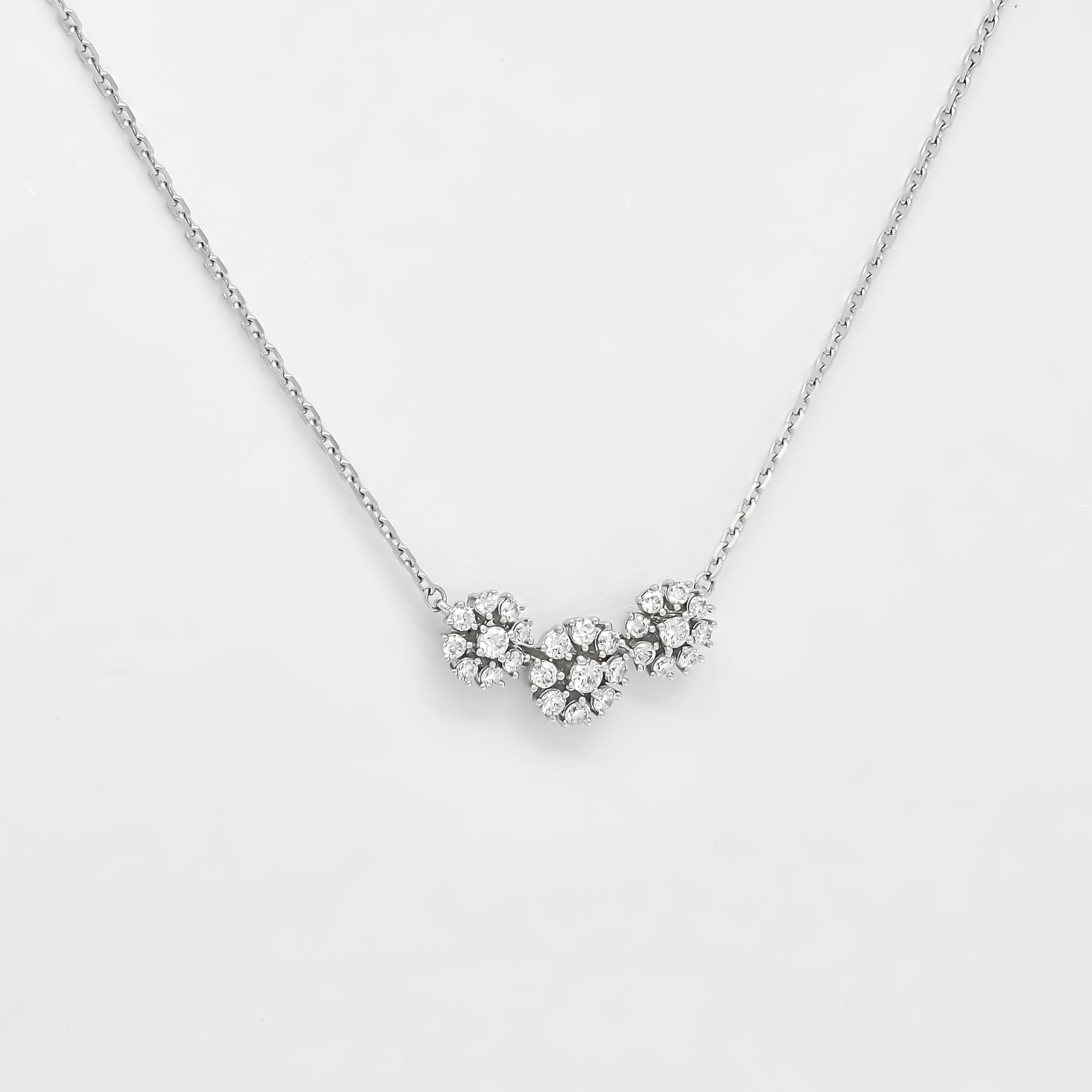 Halskette mit natürlichem Diamant 0,44 Karat 18 Karat Weißgold im Angebot 2