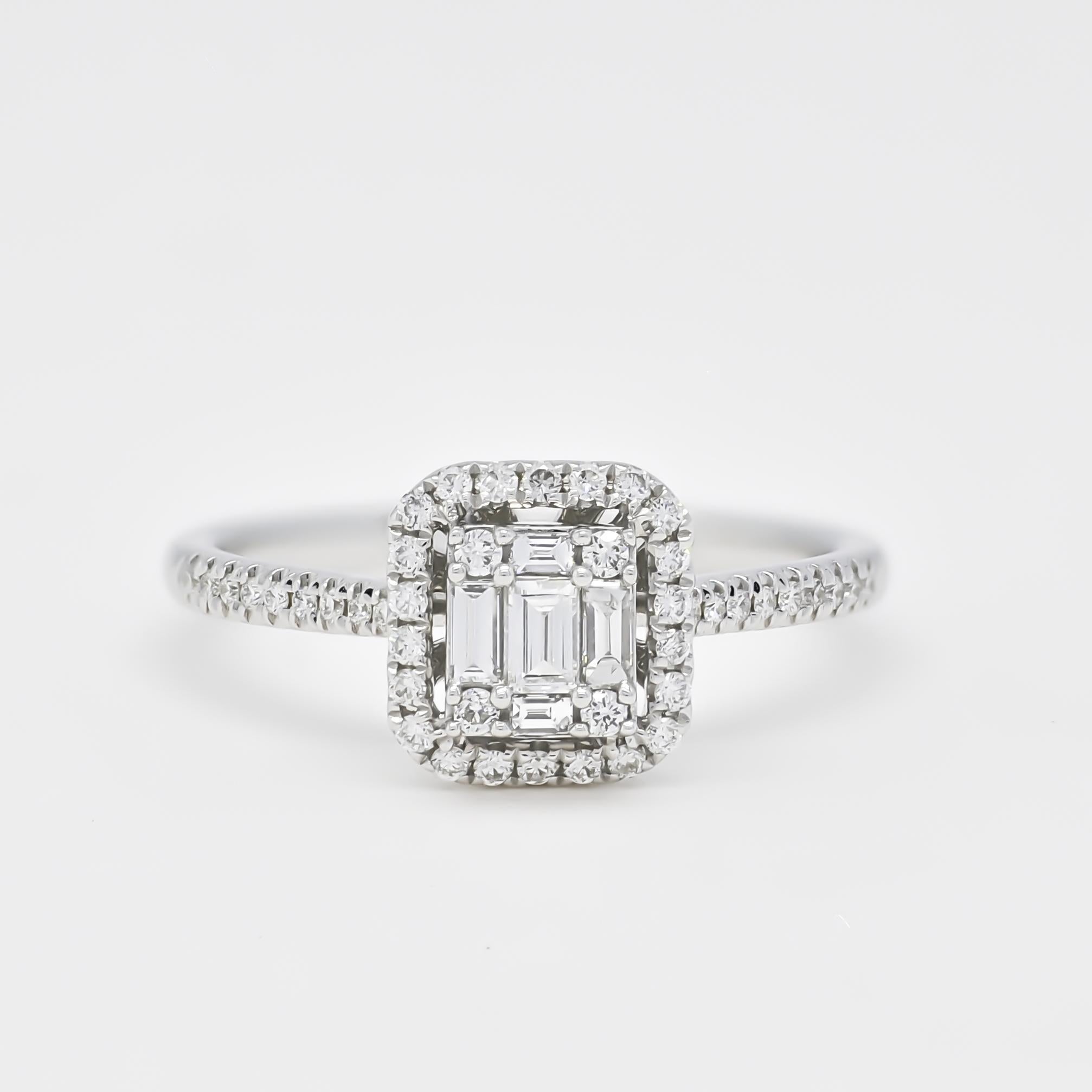 Verlobungsring mit natürlichem Diamant 0,44 Karat 18KT Weißgold-Cluster (Moderne) im Angebot