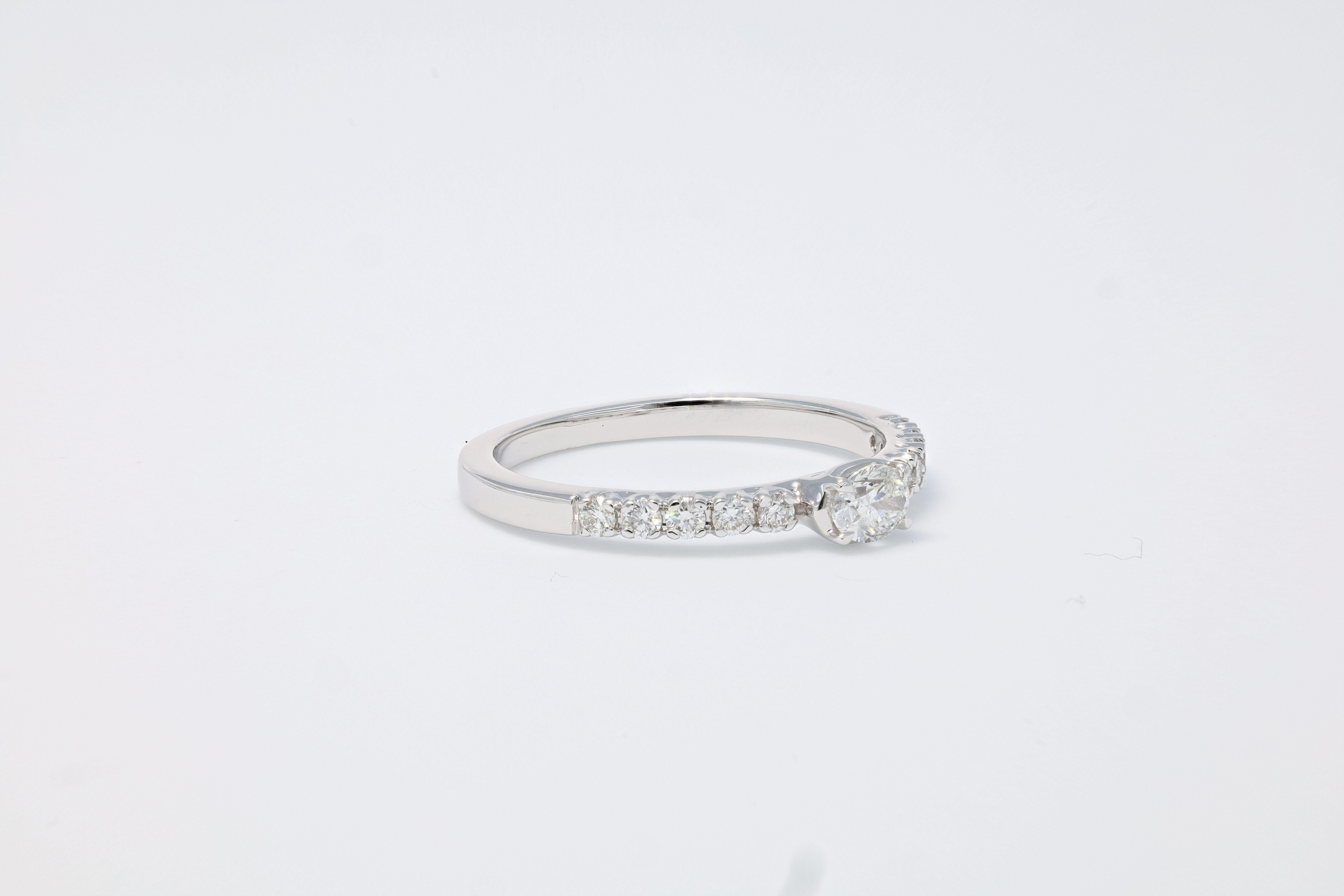 Oval Cut Natural Diamond 0.46 carats 18KT White Gold Oval Solitaire Engagement Ring For Sale