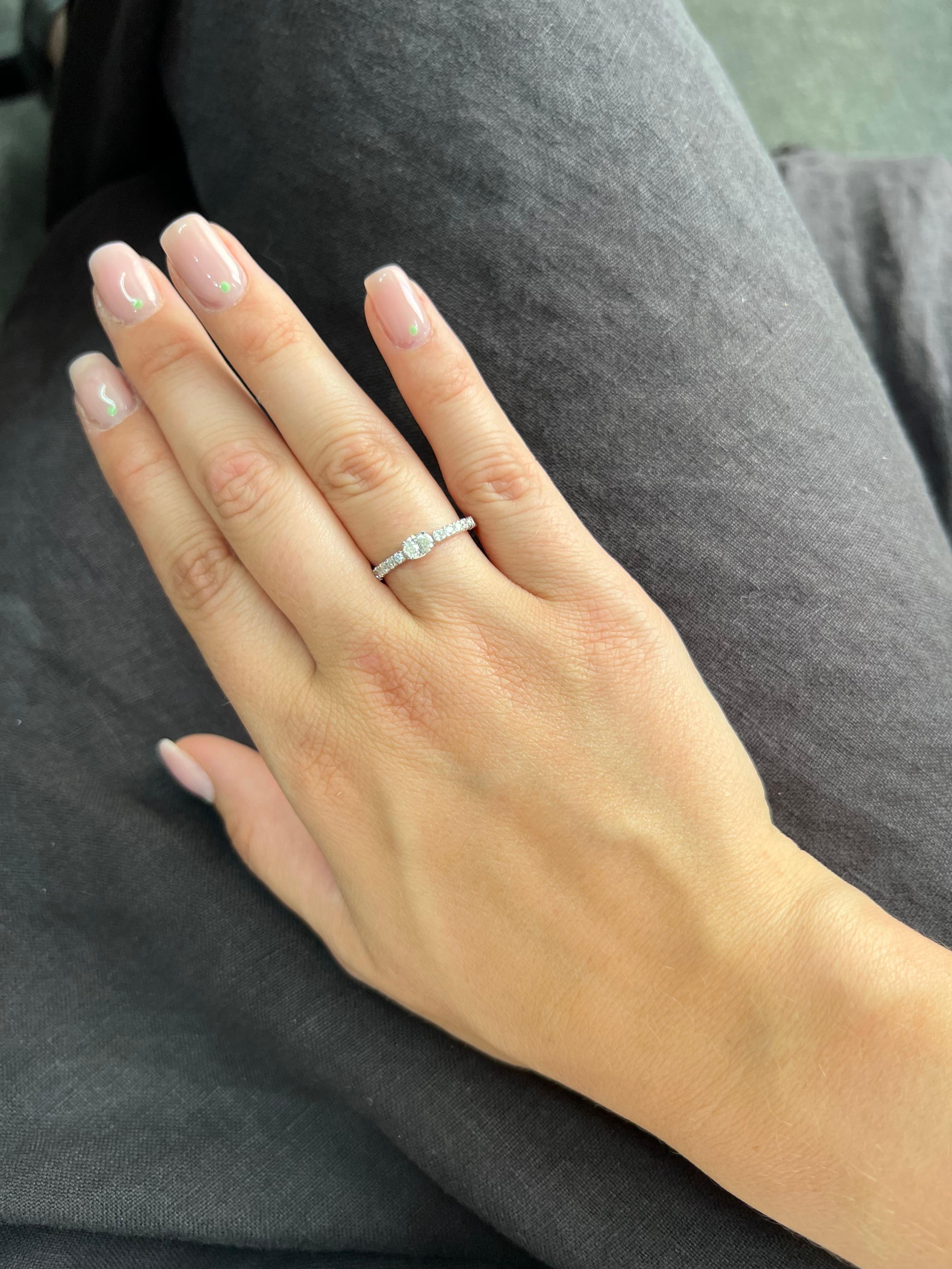 Natural Diamond 0.46 carats 18KT White Gold Oval Solitaire Engagement Ring For Sale 1
