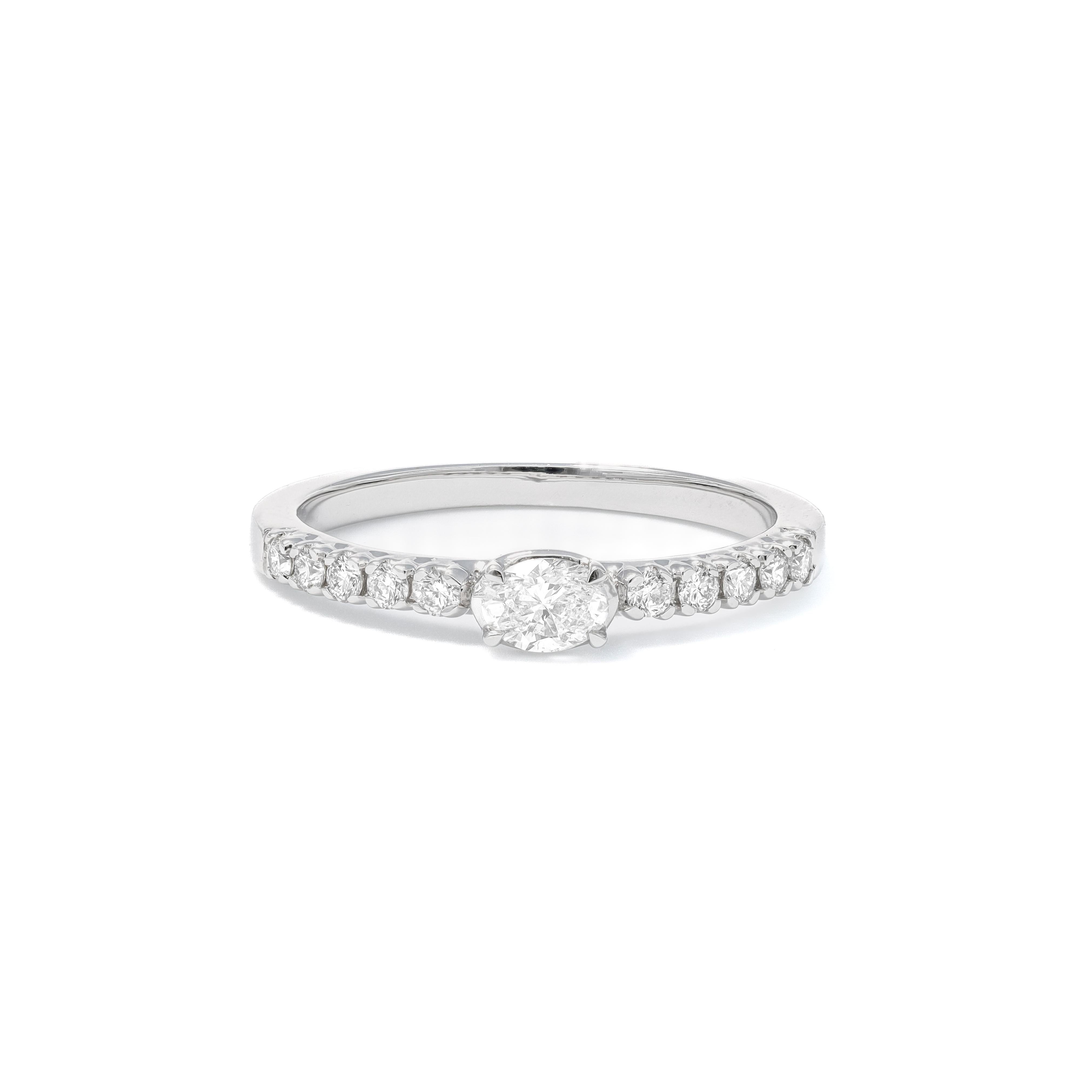 Natural Diamond 0.46 carats 18KT White Gold Oval Solitaire Engagement Ring For Sale 3
