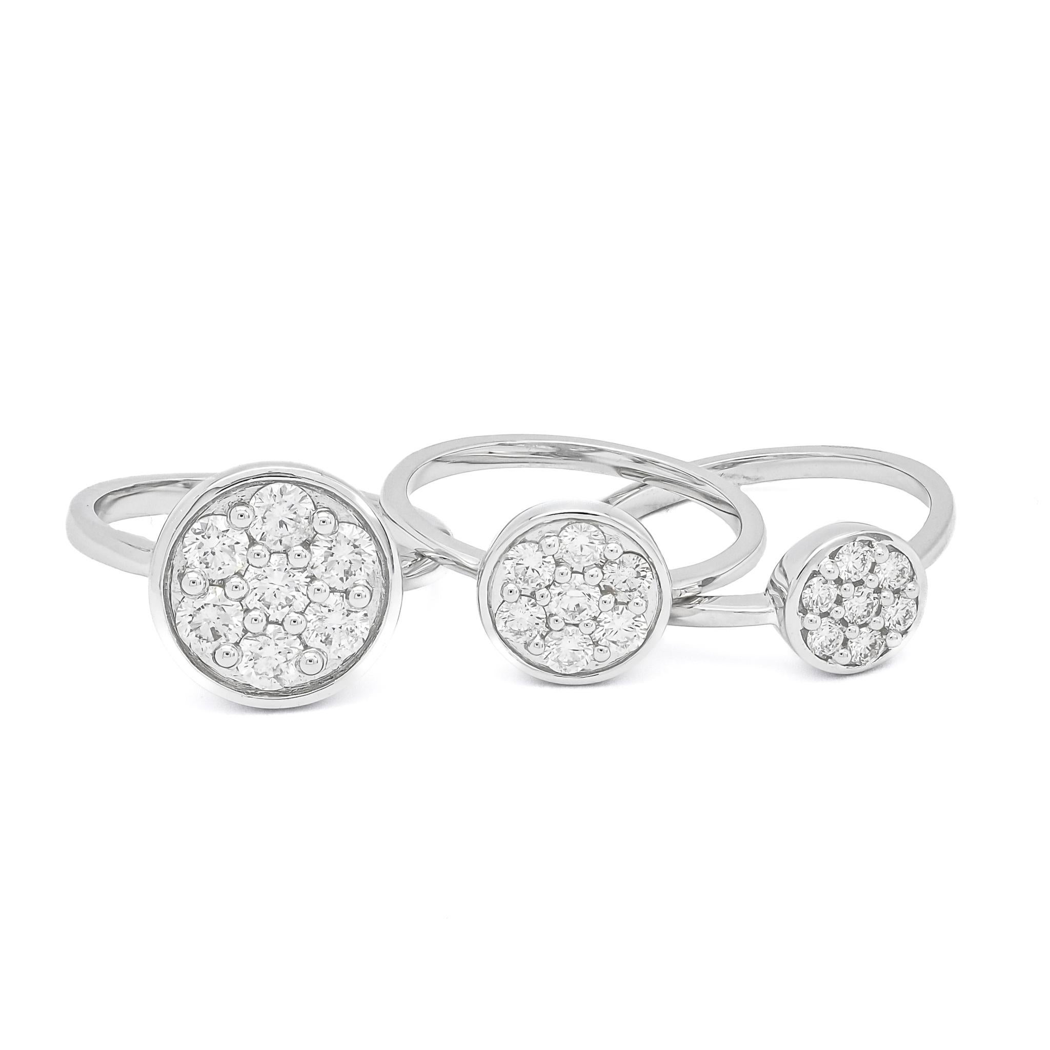 Diamante natural 0,50 quilates Anillo de compromiso en racimo de diamantes de oro blanco de 18 quilates en venta 2
