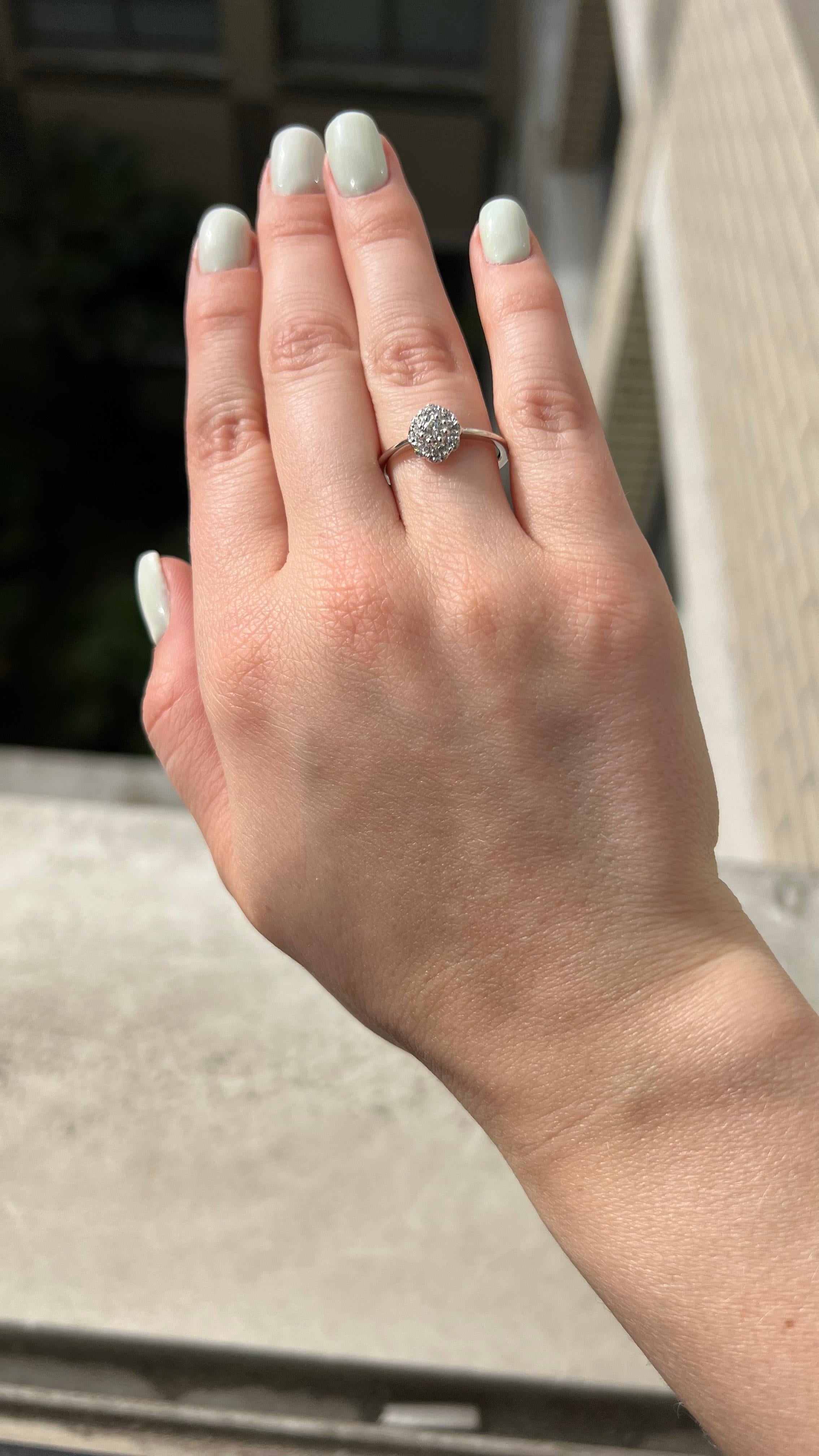 Natural Diamond 0.50 carats 18KT Rose Gold Cluster Vintage Engagement Ring For Sale 8