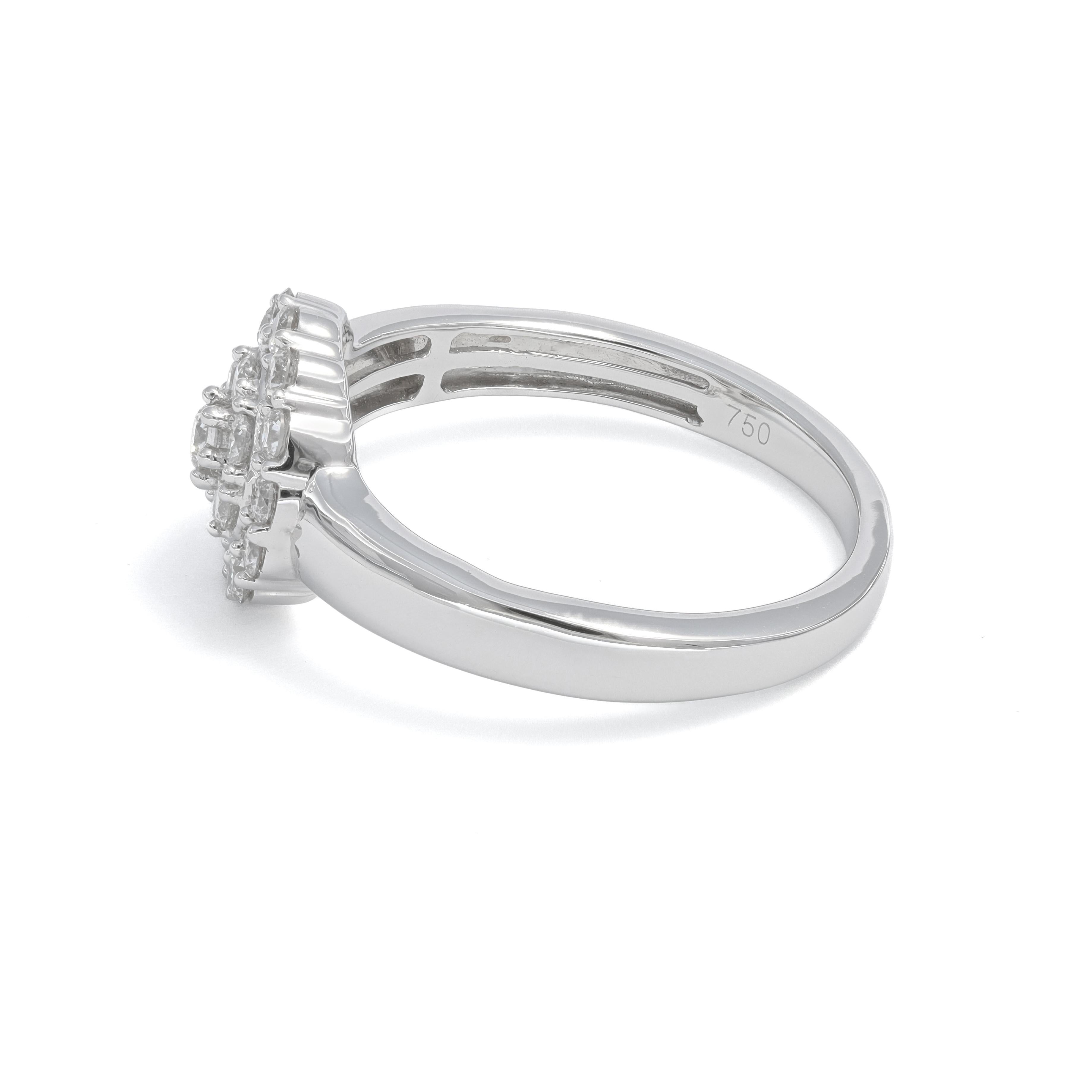 Natural Diamond 0.52 carats 18KT White Gold Halo Cluster Anniversary Ring In New Condition For Sale In Antwerpen, BE