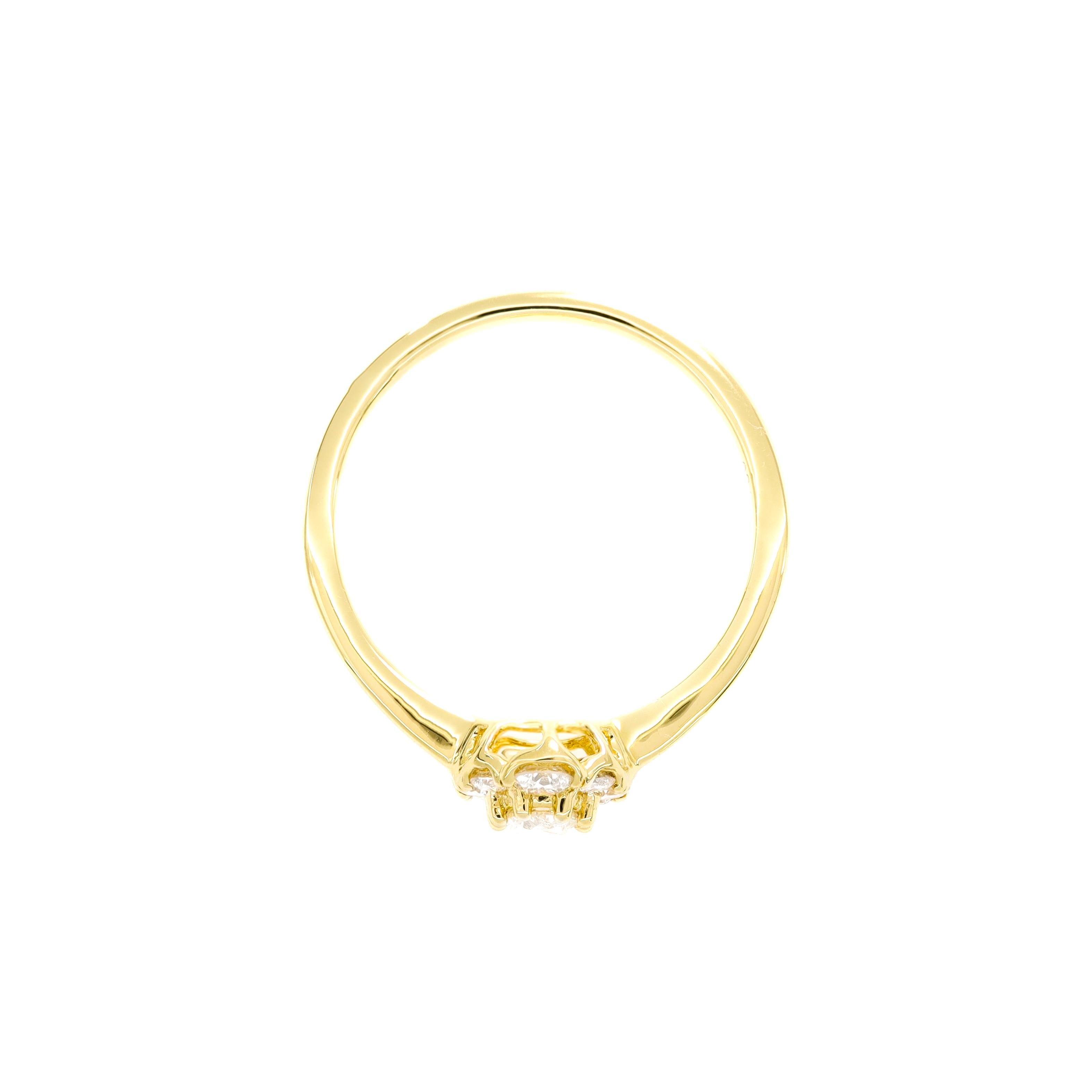 Round Cut Natural Diamond 0.50 Carats 18KT Yellow Gold Cluster Vintage Engagement  Ring For Sale