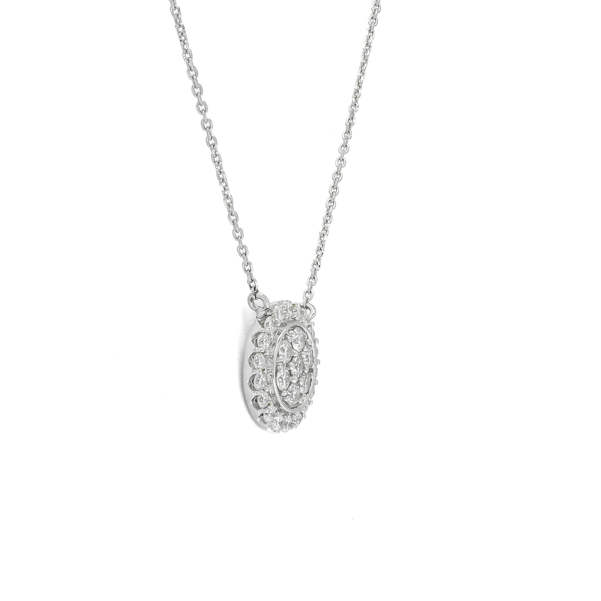 Modern Natural Diamond 0.50CT 18 Karat White Gold Cluster Chain Pendant Necklace For Sale
