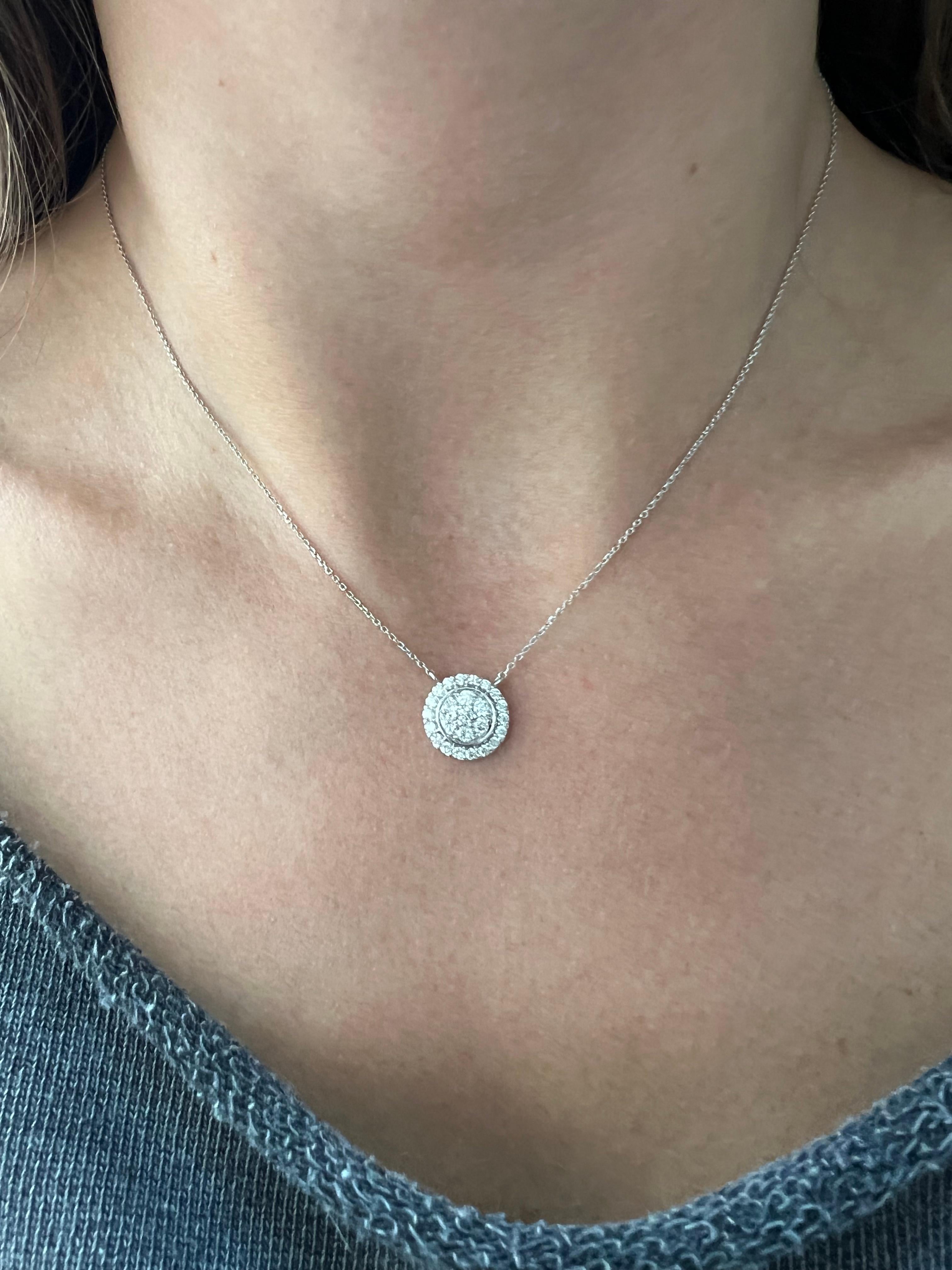 Women's Natural Diamond 0.50CT 18 Karat White Gold Cluster Chain Pendant Necklace For Sale