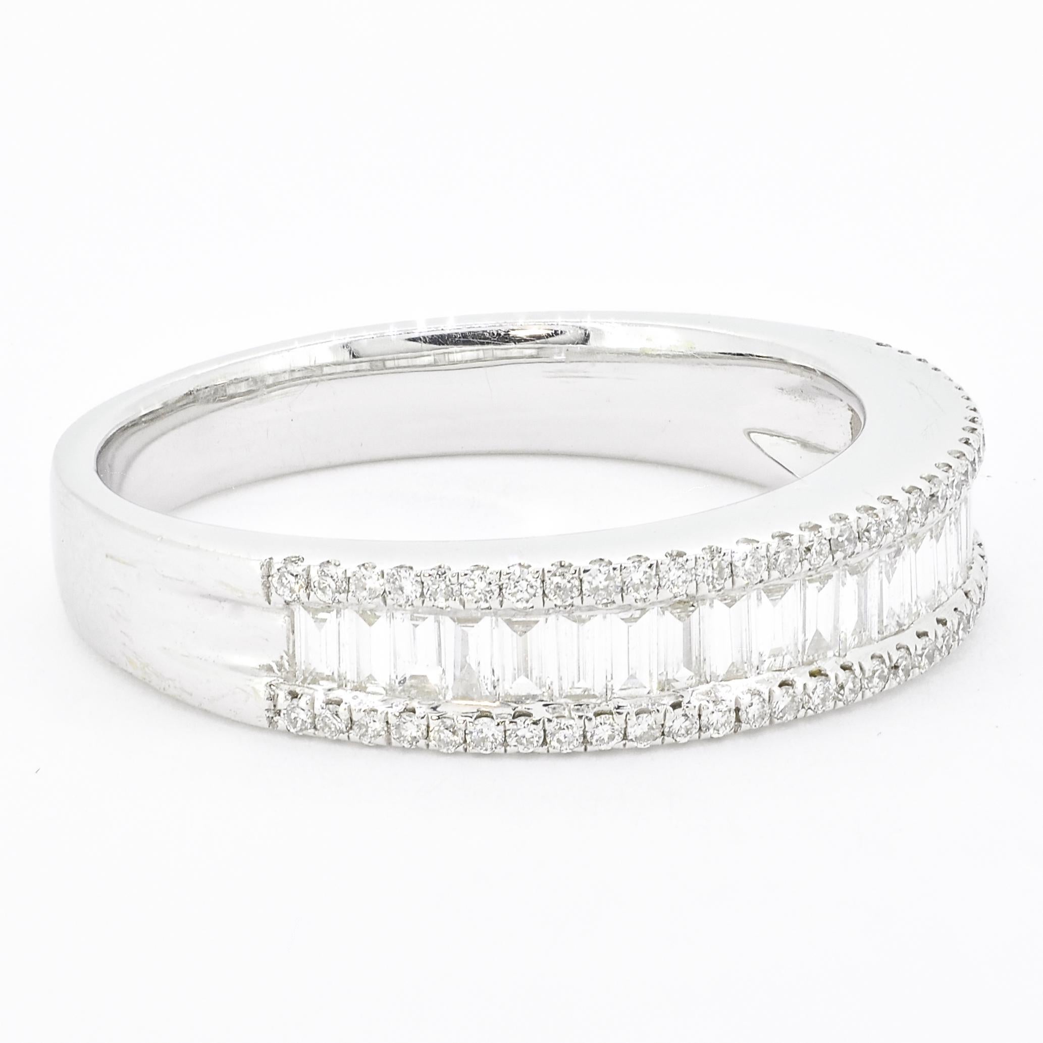 Moderne Alliance d'éternité complète en or blanc 18 carats avec diamants naturels 0,50 carat en vente