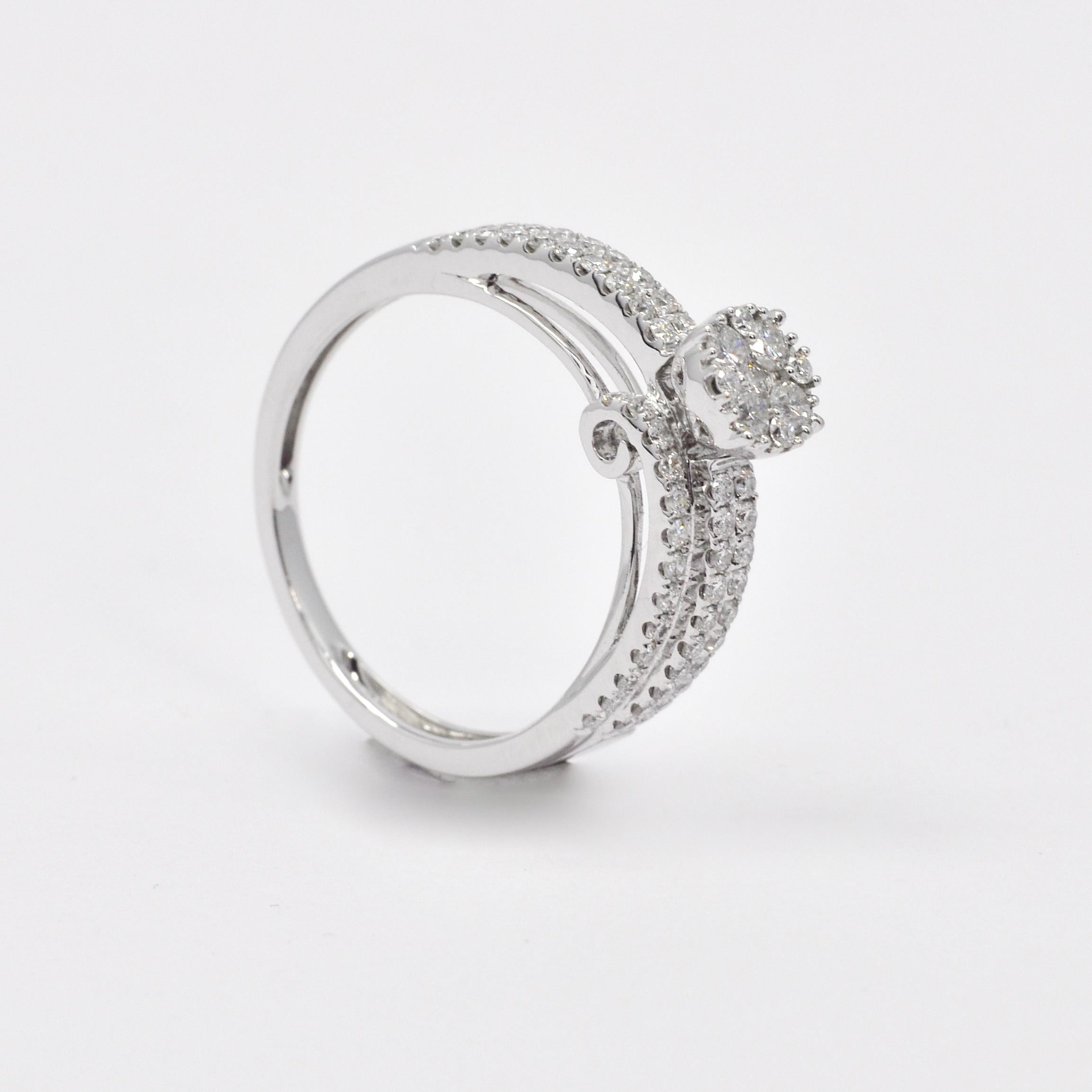 Round Cut Natural Diamond 0.51 carats 18KT White Gold Engagement Ring For Sale