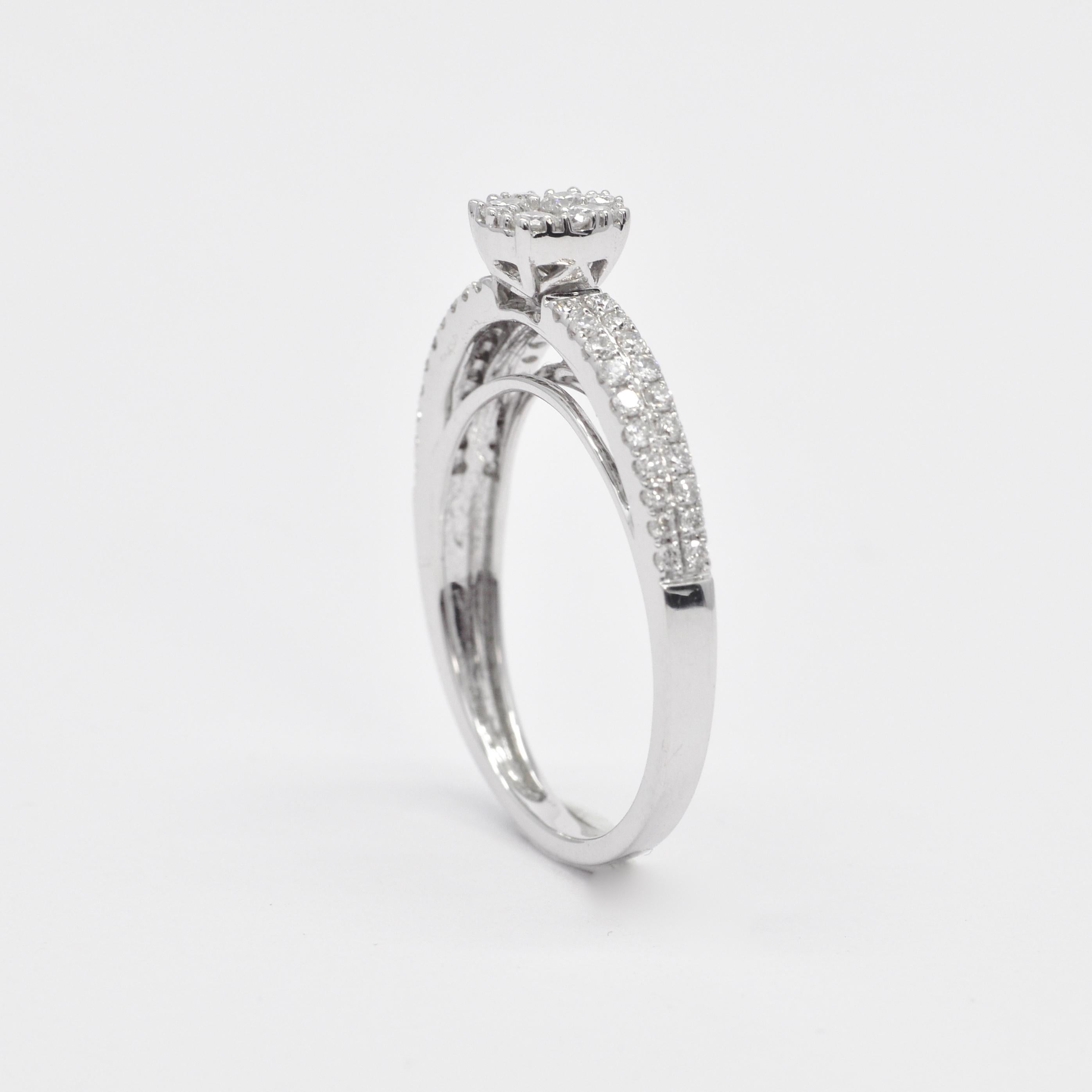 Natural Diamond 0.51 carats 18KT White Gold Engagement Ring In New Condition For Sale In Antwerpen, BE