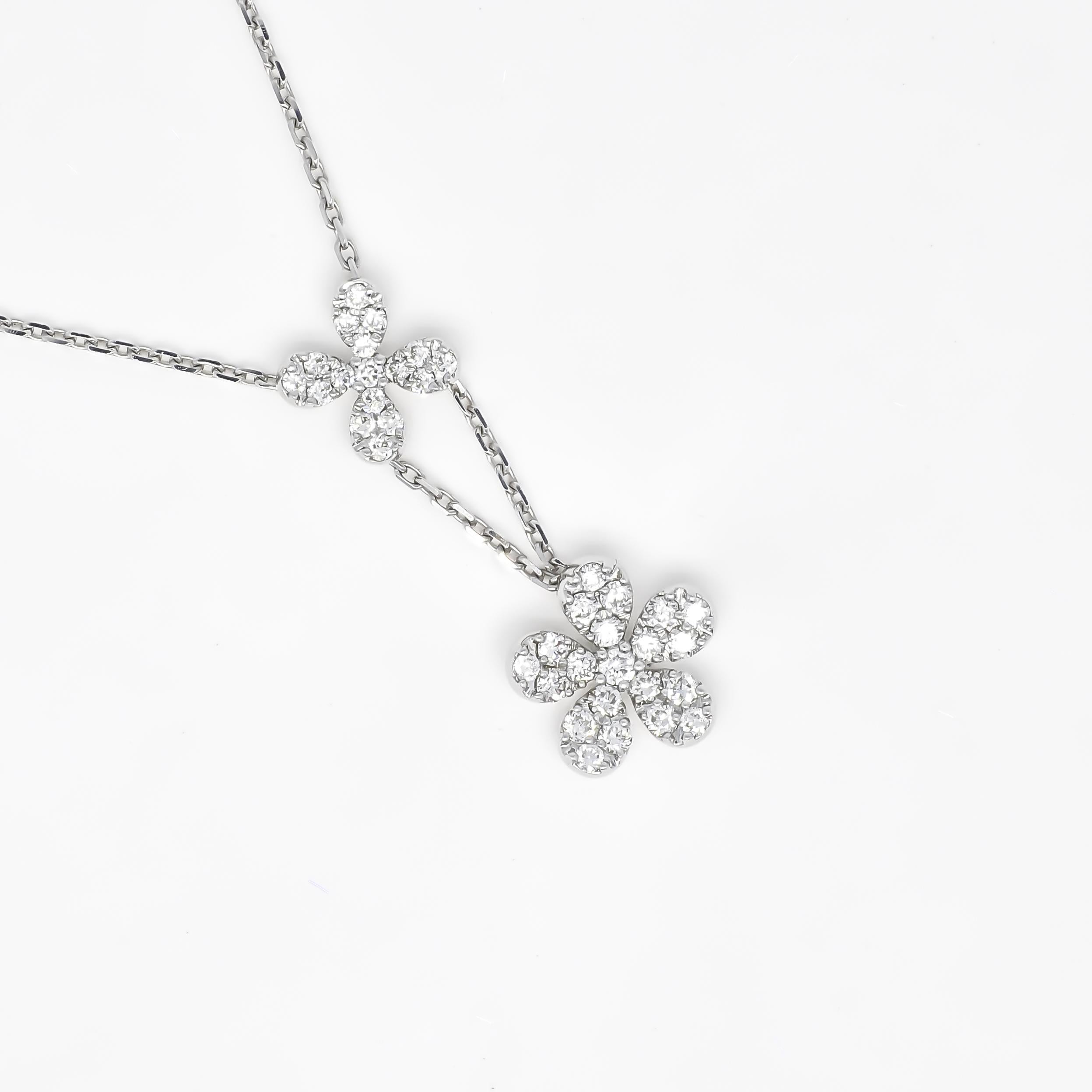 Moderne Chaîne collier fleur en or blanc 18 carats avec diamants naturels 0,52 carat en vente