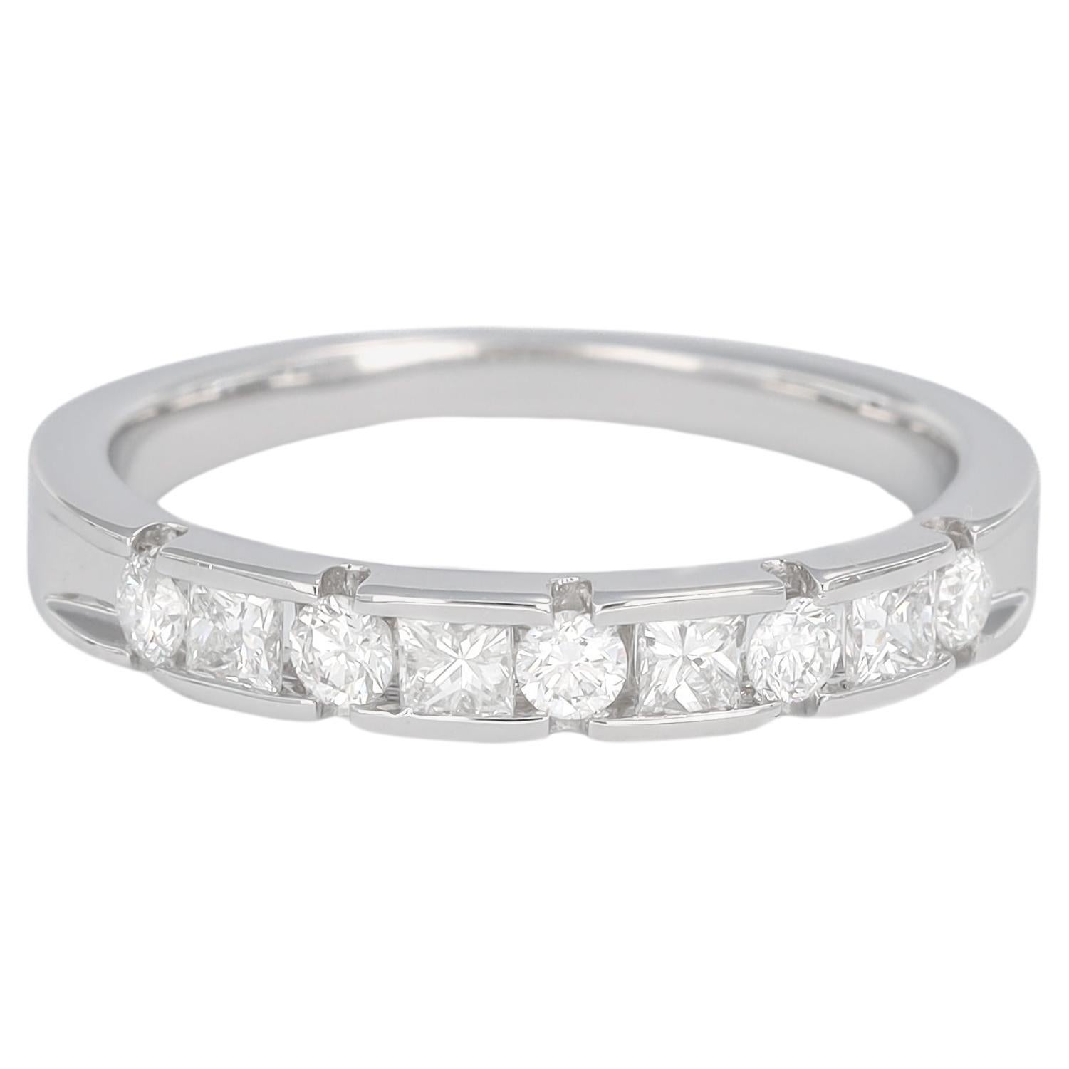 Diamante natural 0,52 quilates Alianza de media eternidad de oro blanco de 18 quilates