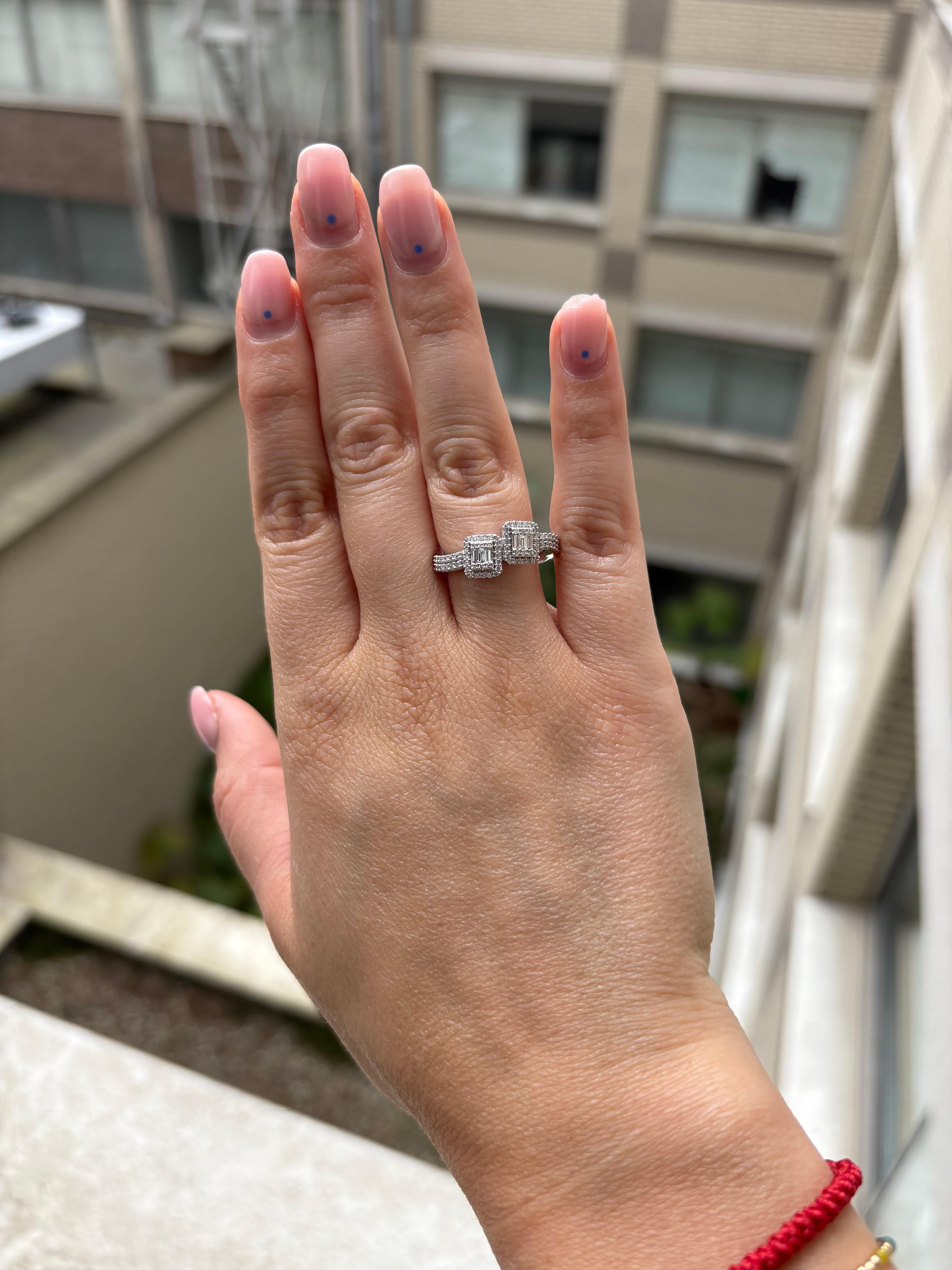 Anillo de compromiso en oro blanco de 18 quilates con diamante natural de 0,52 quilates en Nuevo estado para la venta en Antwerpen, BE