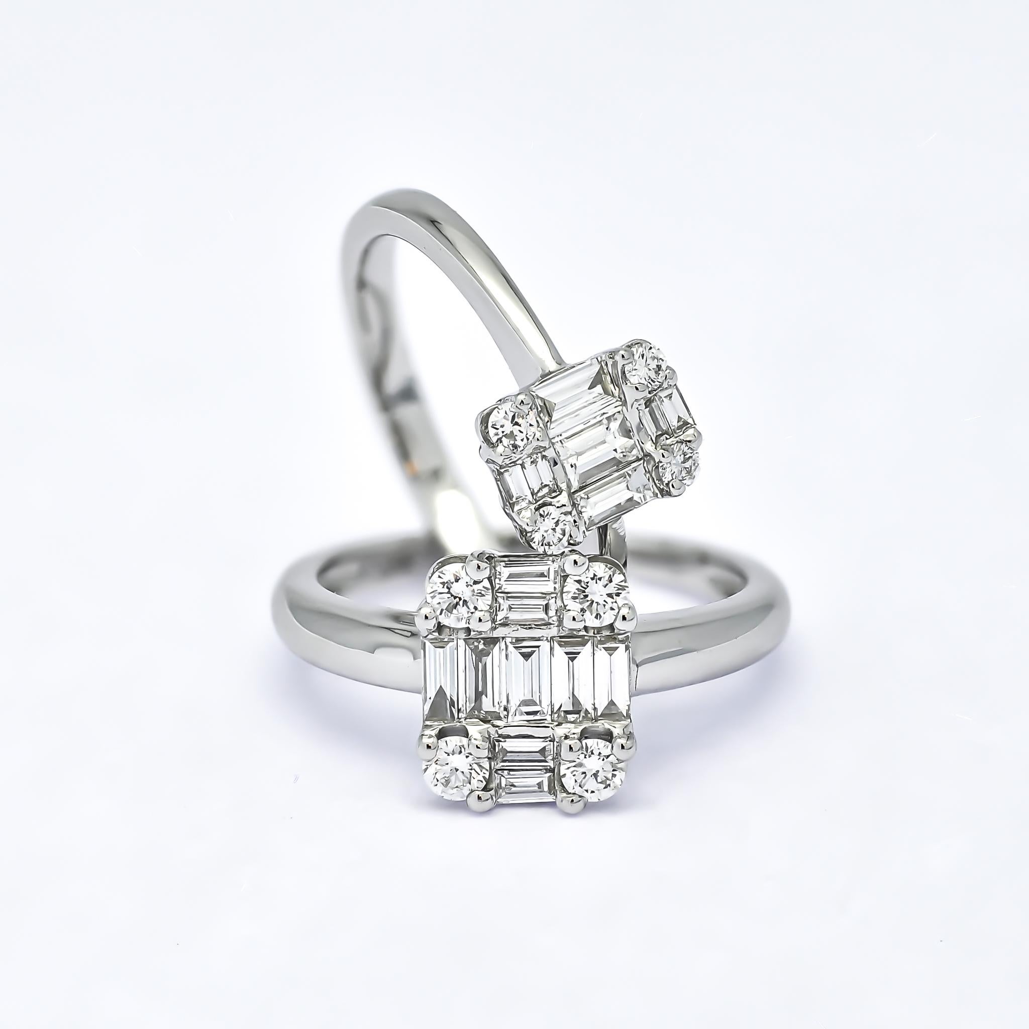 Women's or Men's Natural Diamond 0.55 carats 18KT White Gold Cluster Engagement Ring For Sale